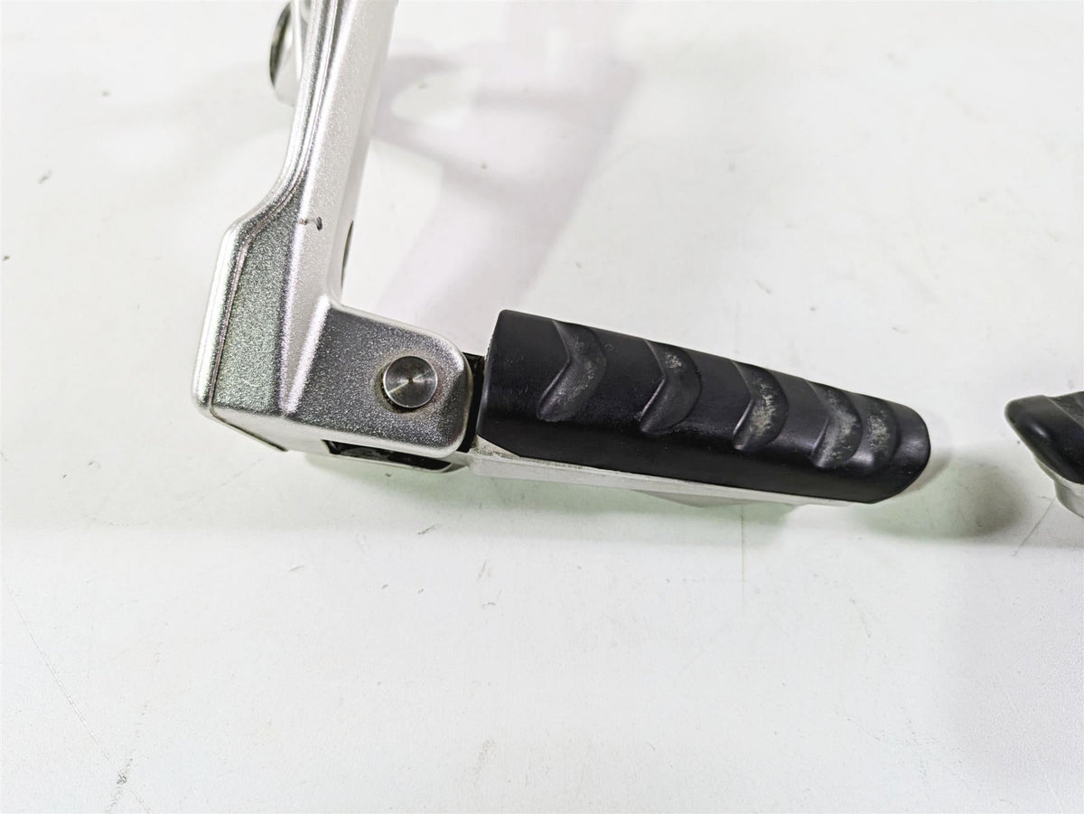 2012 BMW R1200R K27 Rear Passenger Foot Peg Rest Set 46717728893 46717728894 {{ shop.shopifyCountryName }} - Mototech271