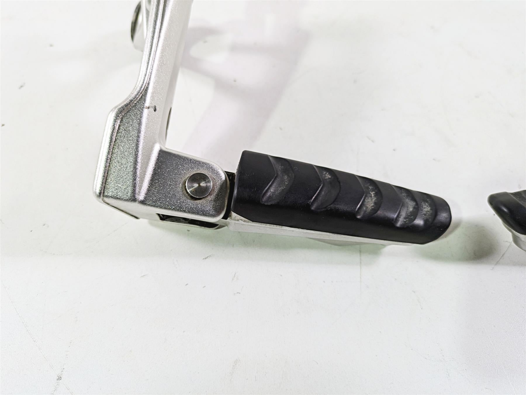 2012 BMW R1200R K27 Rear Passenger Foot Peg Rest Set 46717728893 46717728894 {{ shop.shopifyCountryName }} - Mototech271