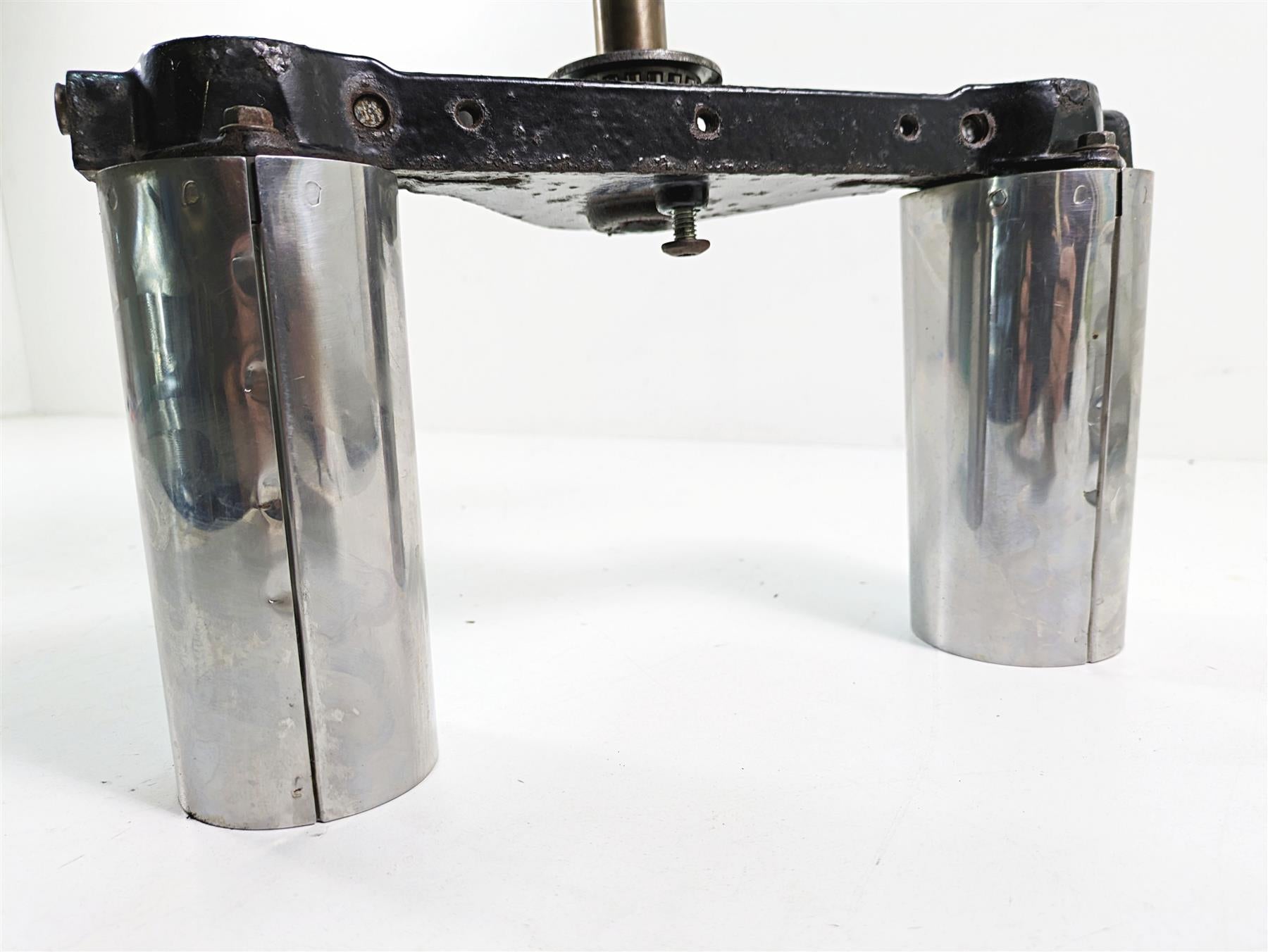 2005 Harley Touring FLHTCUI Electra Glide Upper Lower Triple Tree Set 45446-87A {{ shop.shopifyCountryName }} - Mototech271