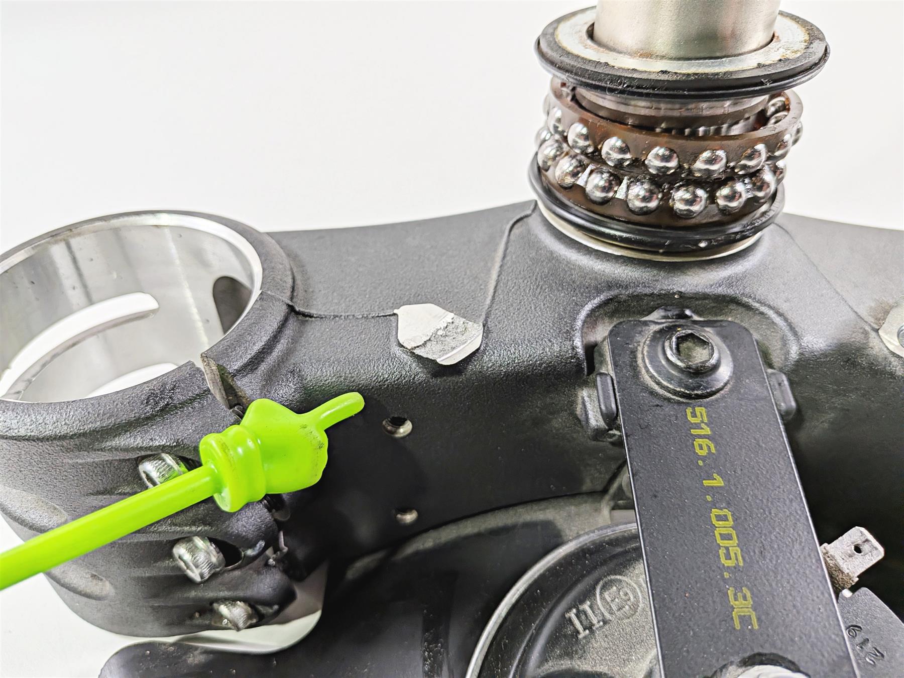 2019 Ducati Panigale V4S V4 S Corse Lower Triple Tree Ohlins -Read 34230691A {{ shop.shopifyCountryName }} - Mototech271