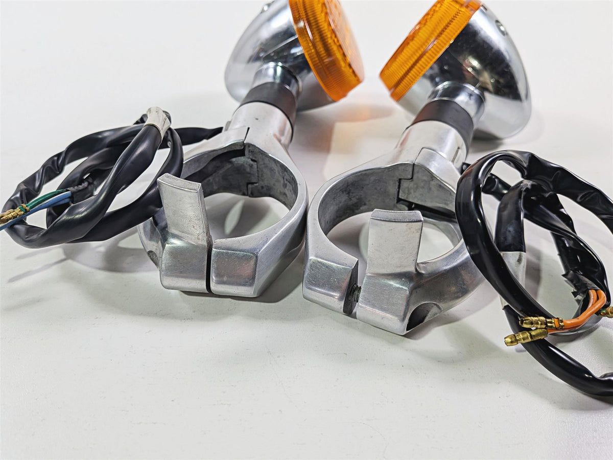 2003 Honda V-Twin VTX1800 C Left Right Front Blinker Clamp Set 33400-MBH-672 {{ shop.shopifyCountryName }} - Mototech271
