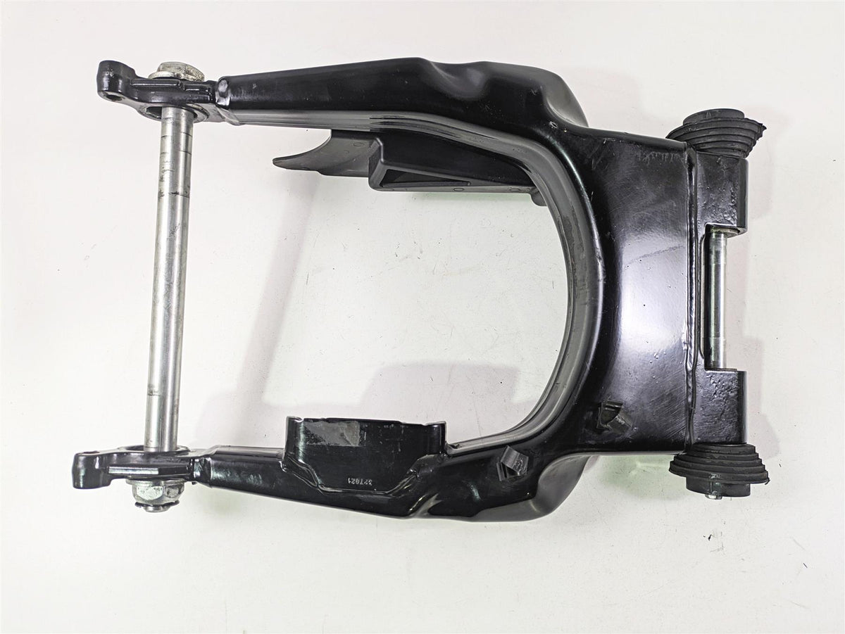 2021 Harley Touring FLTRX Road Glide Rear Swingarm & Axle Set 45470-09 {{ shop.shopifyCountryName }} - Mototech271