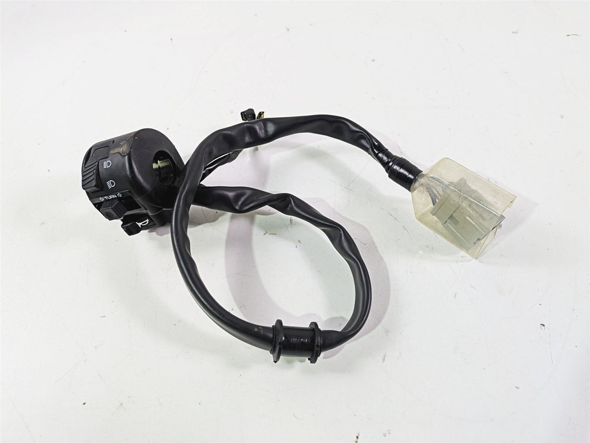 2025 Honda CBR600RR Left Hand Turn Signal Control Switch 35200-MJC-A01 {{ shop.shopifyCountryName }} - Mototech271