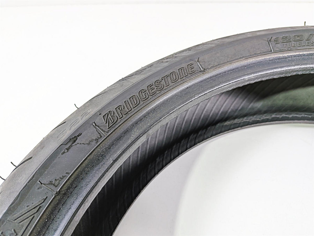 Used Front Motorcycle Tire Bridgestone Blattlax Hypersport S22 120/70R17 12727 {{ shop.shopifyCountryName }} - Mototech271