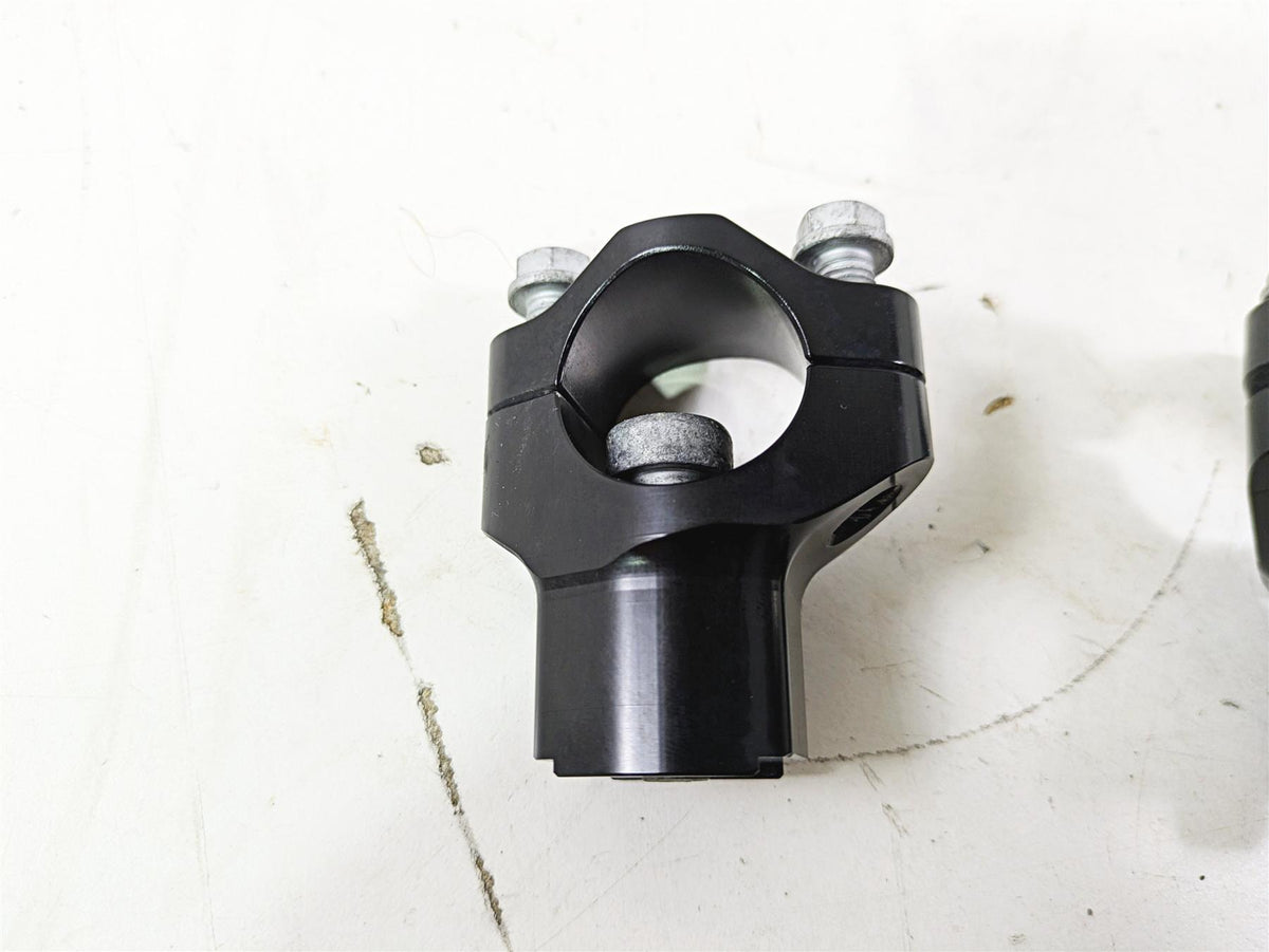 2022 KTM 1290 Super Adventure S Handlebar Riser Holder Set 00050000927 {{ shop.shopifyCountryName }} - Mototech271