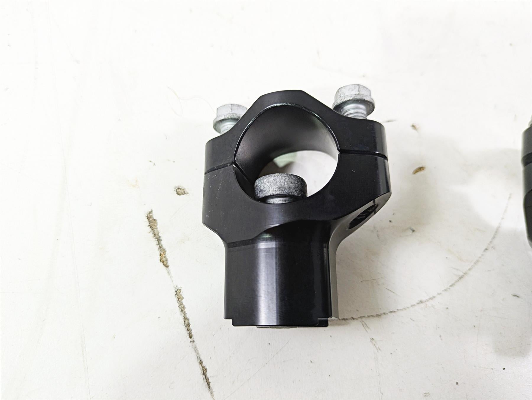 2022 KTM 1290 Super Adventure S Handlebar Riser Holder Set 00050000927 {{ shop.shopifyCountryName }} - Mototech271