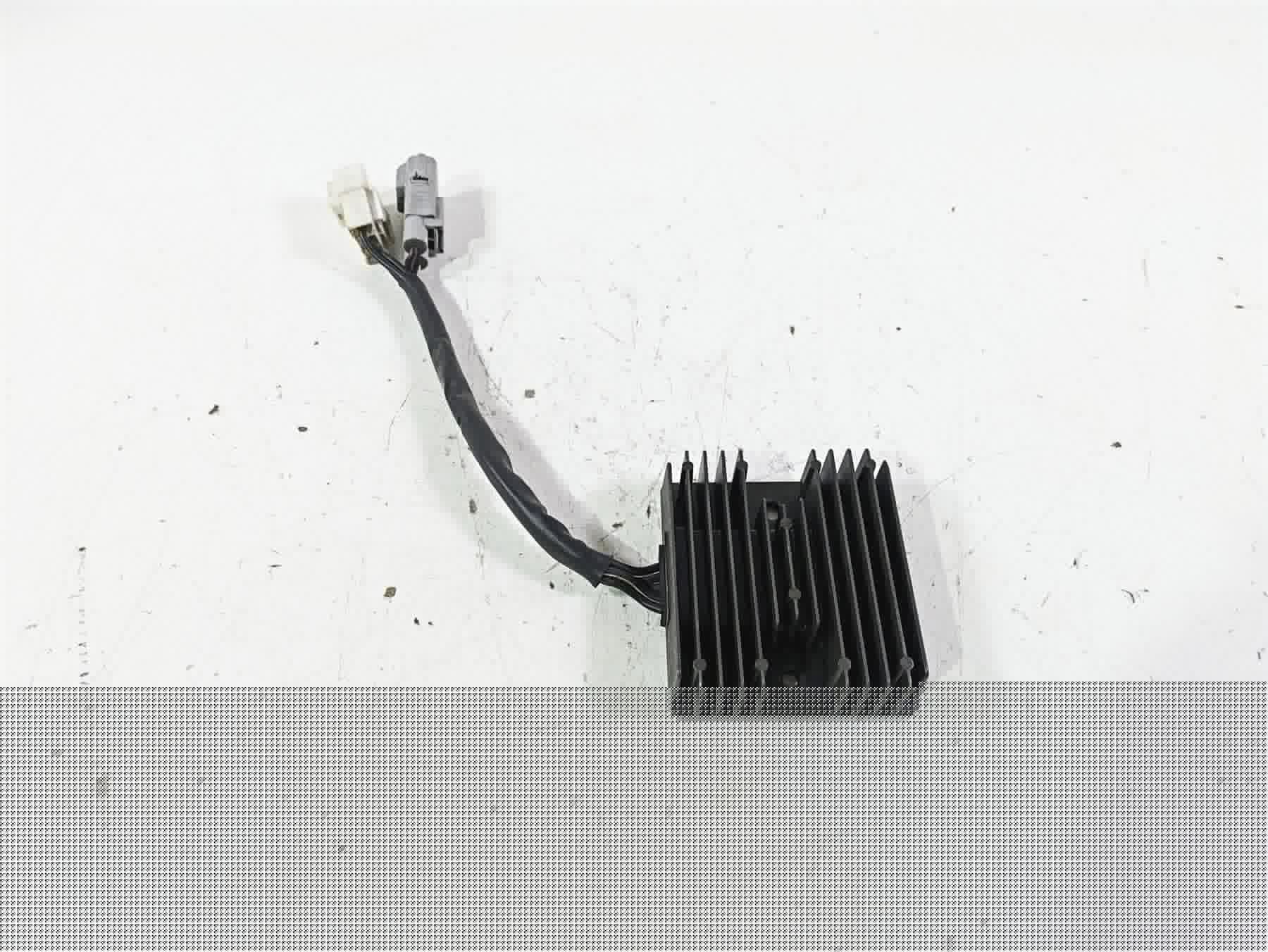 2018 Suzuki GSX1300 R Hayabusa Rectifier Voltage Regulator SH820AE 32800-10G40 {{ shop.shopifyCountryName }} - Mototech271