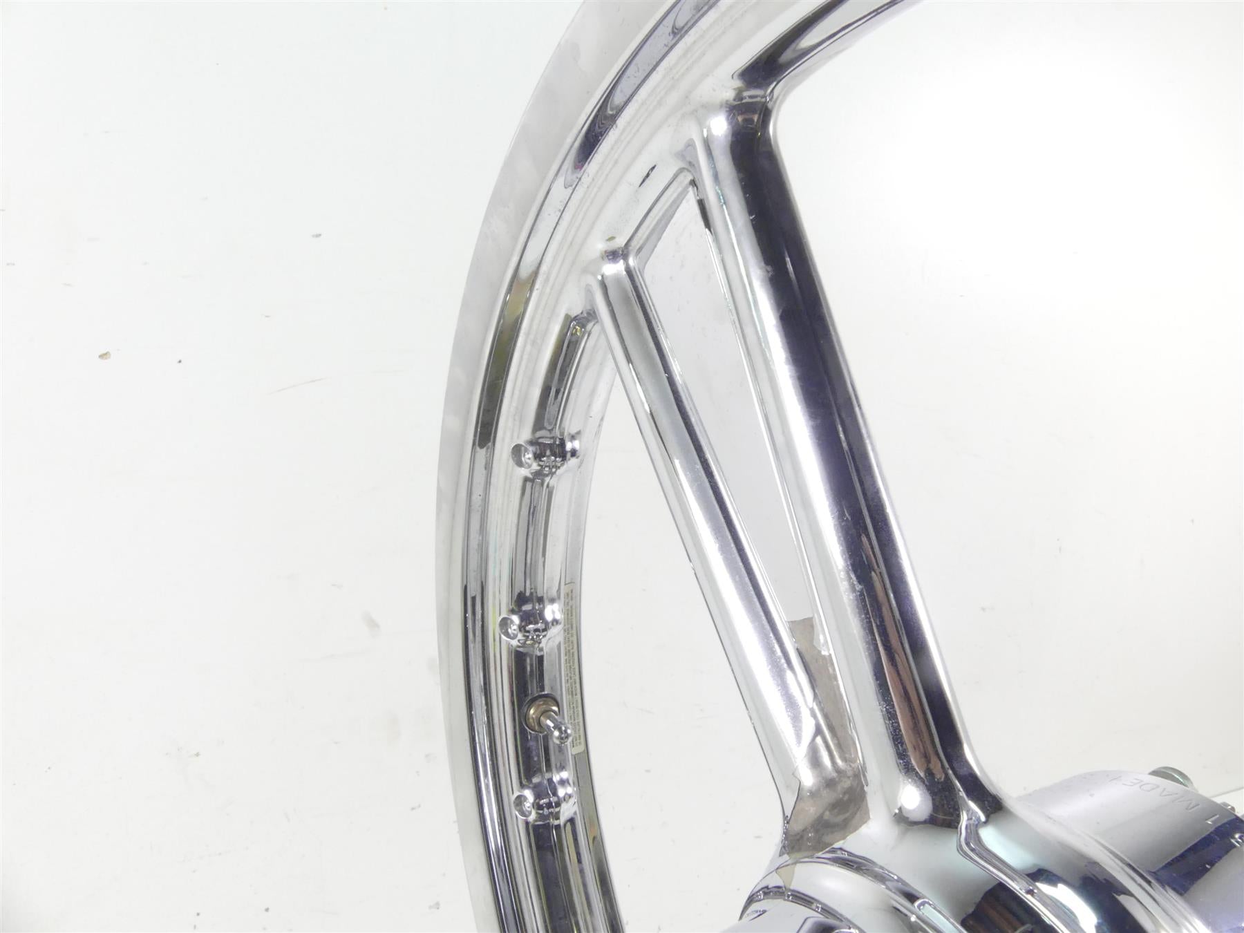 2004 Harley Softail FXSTD SE CVO Deuce Front Chrome Wheel Rim 21x2.15 44624-03 {{ shop.shopifyCountryName }} - Mototech271