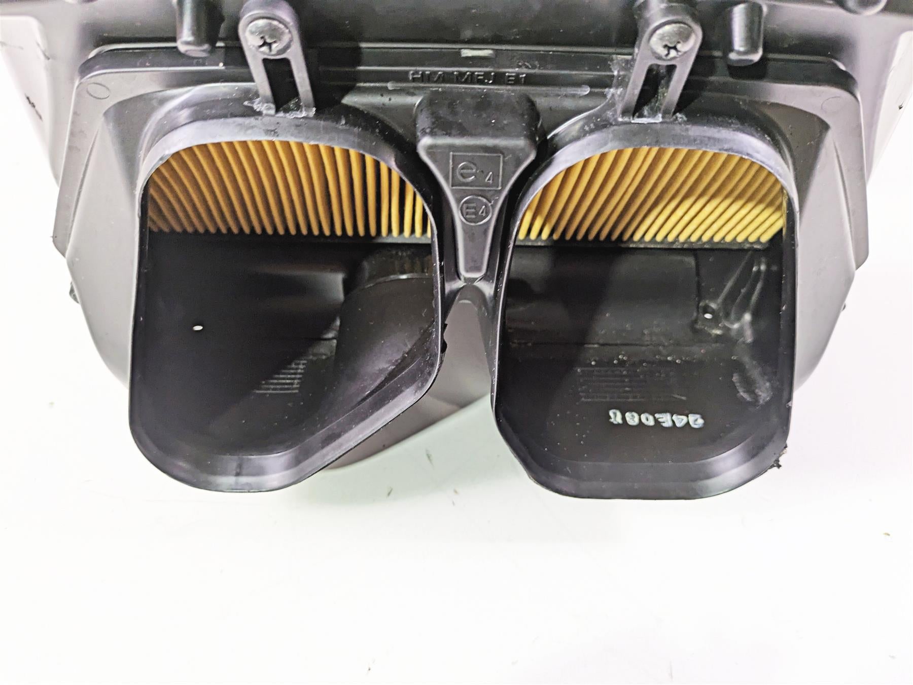 2025 Honda CBR600RR Air Box Cleaner & Upper Injectors 17220-MFJ-D00 {{ shop.shopifyCountryName }} - Mototech271