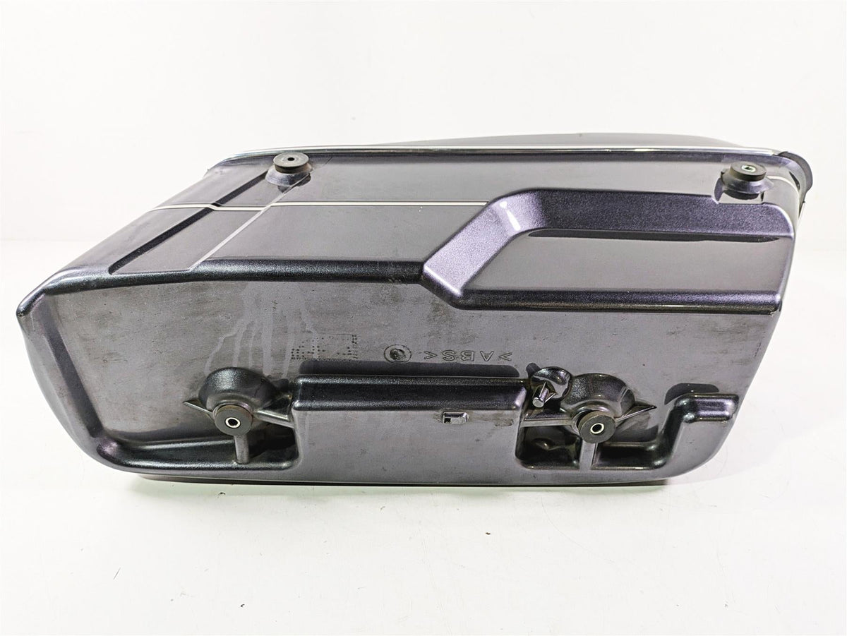 2008 Yamaha XVZ1300 Royal Star Left Saddle Bag Saddlebag - READ 4XY-Y2843-3B-4Y {{ shop.shopifyCountryName }} - Mototech271