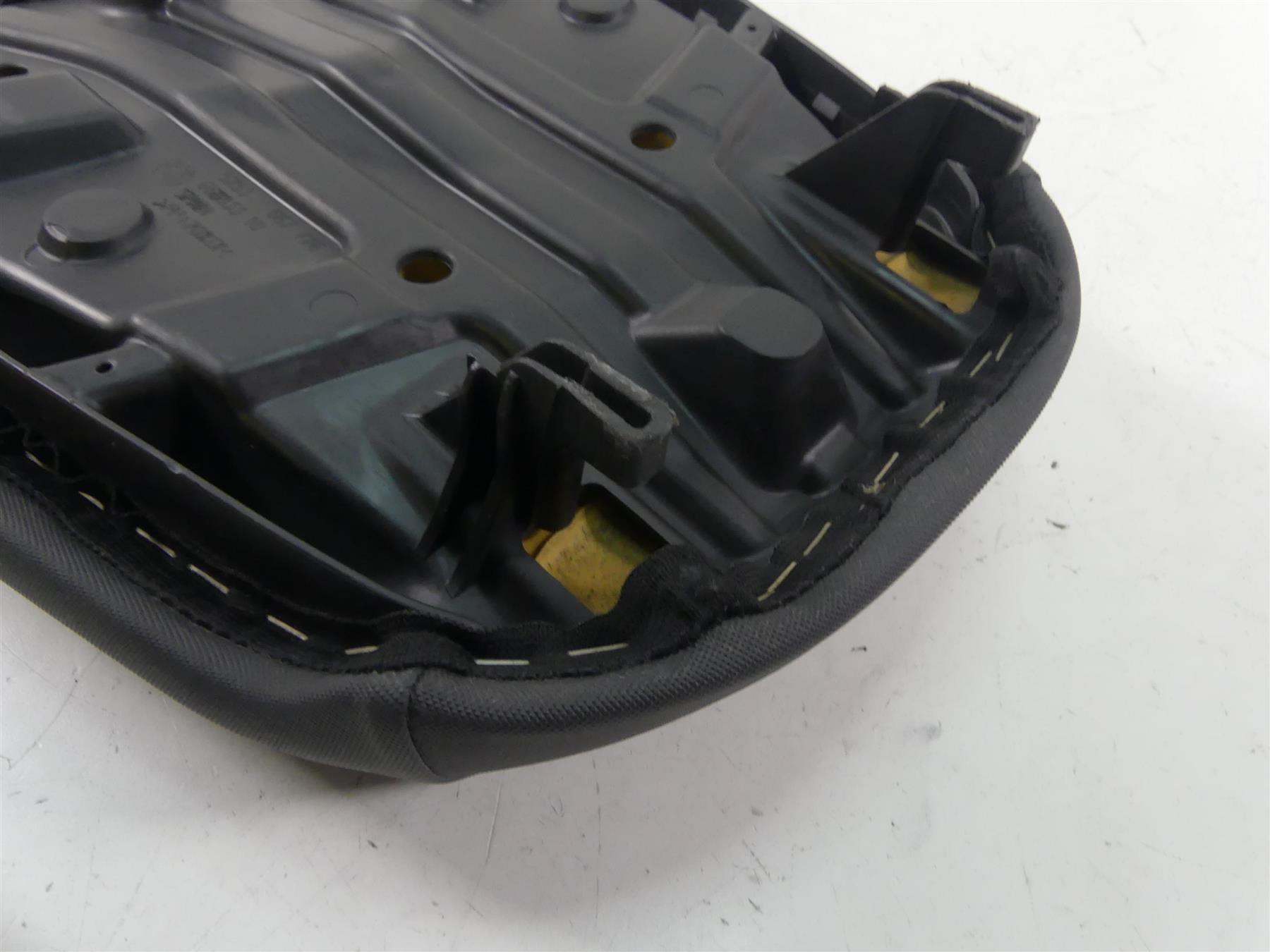 2008 BMW R1200GS K25 Rear Passenger Pillion Seat Saddle 52537721896 {{ shop.shopifyCountryName }} - Mototech271