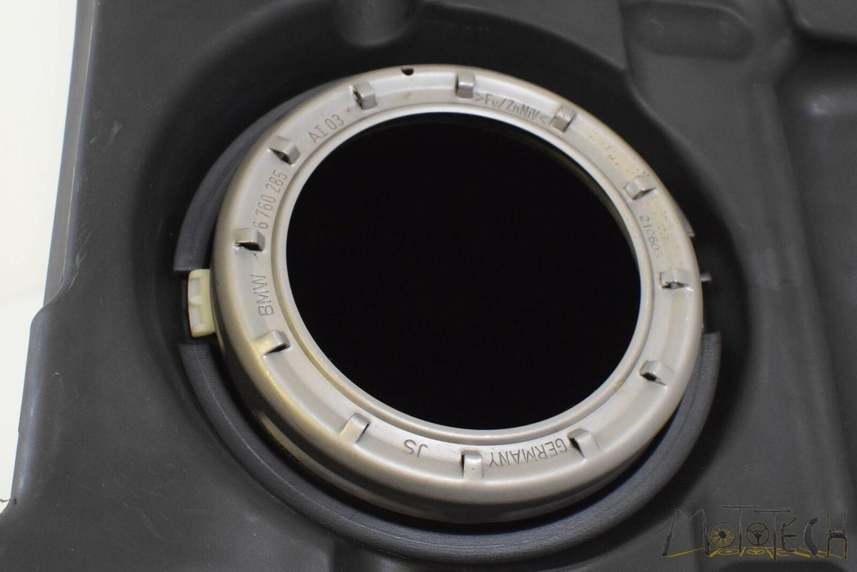 2006 BMW K1200S K1200 S K40 Fuel Gas Petrol Tank Reservoir 16117675404 {{ shop.shopifyCountryName }} - Mototech271