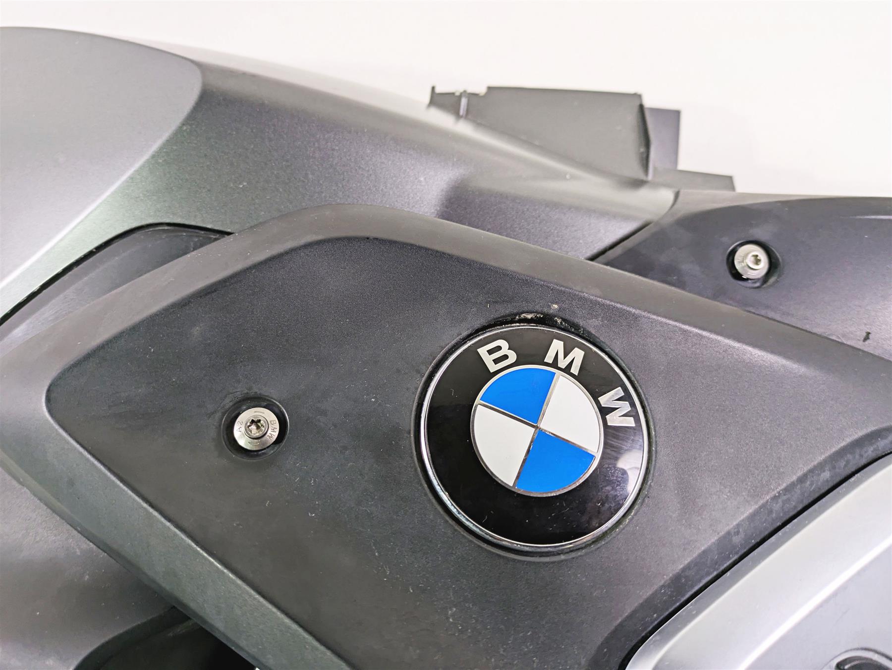 2017 BMW R1200 GS K50 Right Tank Side Fairing Cover Set 46638556636 {{ shop.shopifyCountryName }} - Mototech271