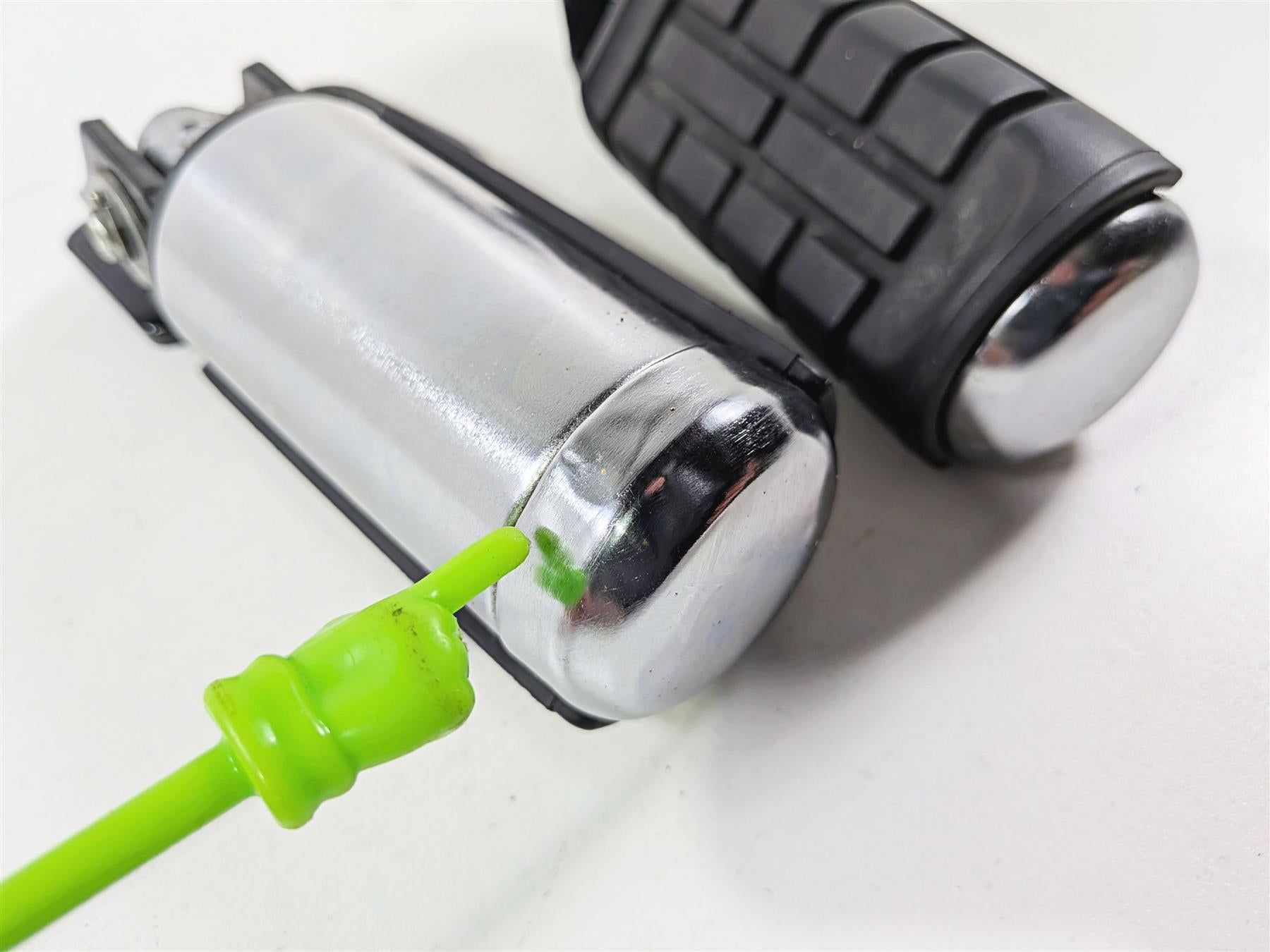 2003 Honda V-Twin VTX1800 C Rear Passenger Footpeg Set 50680-MCH-000 {{ shop.shopifyCountryName }} - Mototech271
