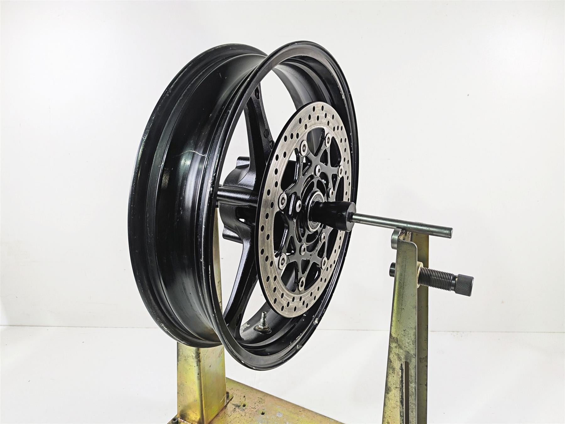 2006 Suzuki GSXR1000 K6 Straight 17x3.5 Front Wheel Rim 54111-41G00-019 {{ shop.shopifyCountryName }} - Mototech271