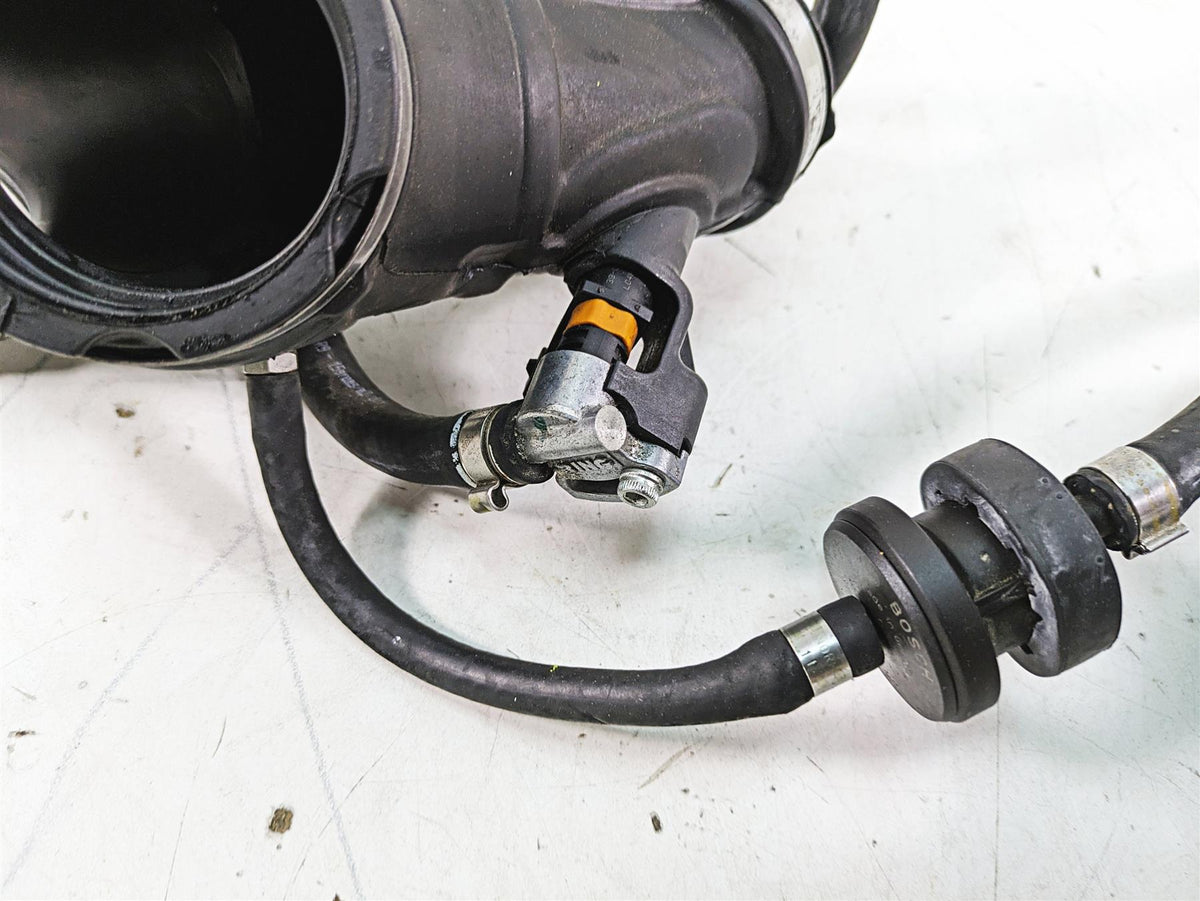 2020 Ducati Scrambler 1100 Sport Pro Throttle Body Intake 28241071A 14010851E {{ shop.shopifyCountryName }} - Mototech271