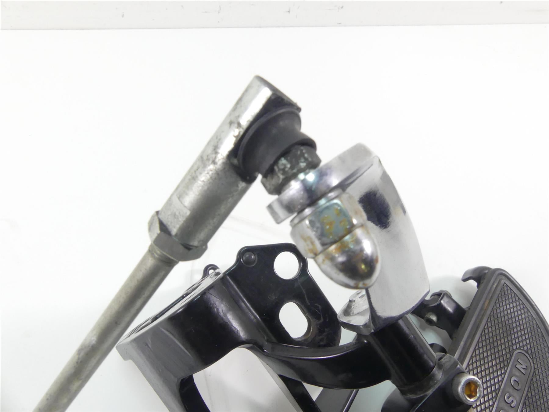 2008 Harley Softail FLSTSB Cross Bones Left Floorboard & Shifter Set 33630-07A {{ shop.shopifyCountryName }} - Mototech271