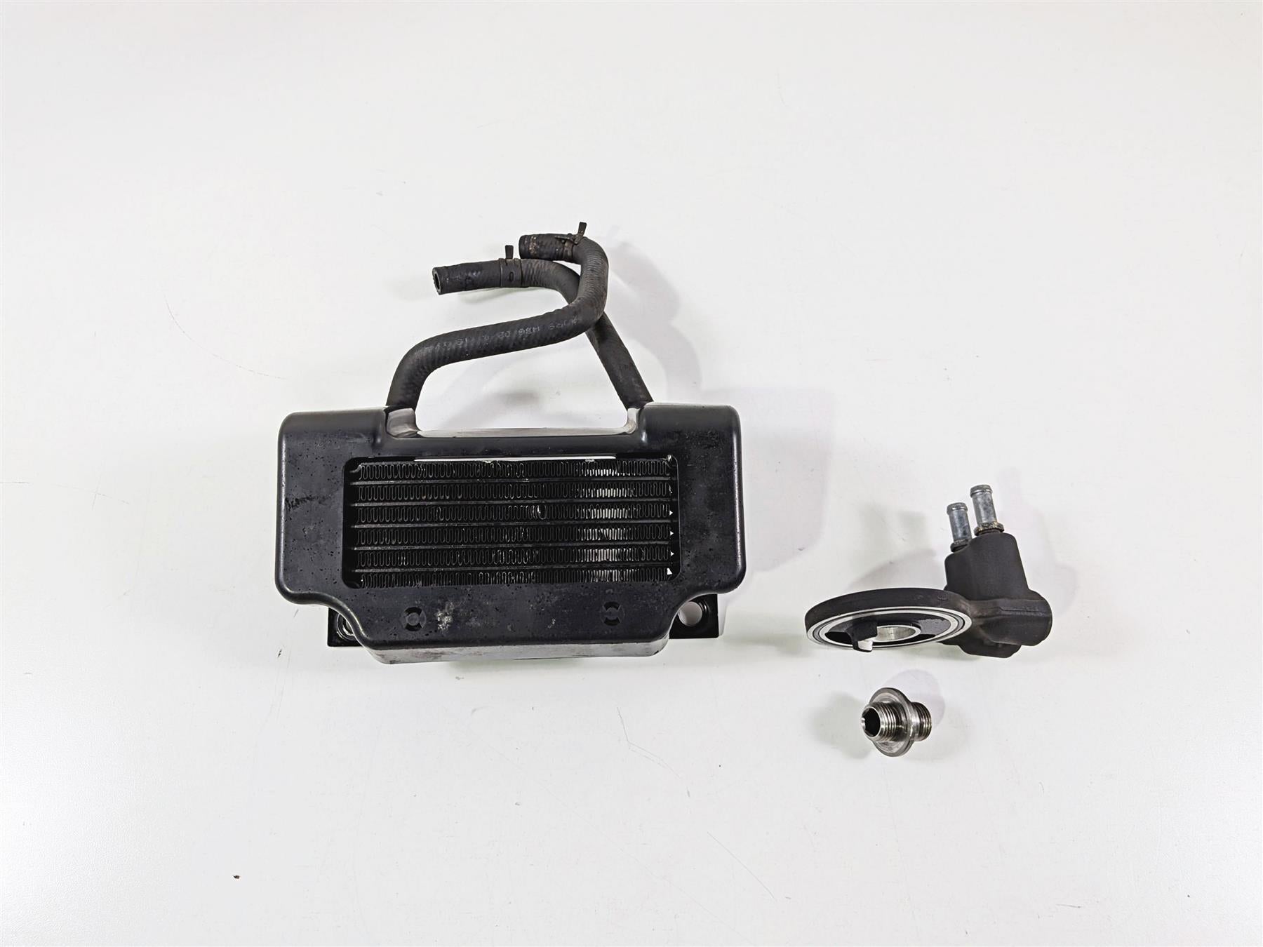 2016 Harley Touring FLHX Street Glide Oil Cooler + Cover & Flange Set 63083-11A {{ shop.shopifyCountryName }} - Mototech271