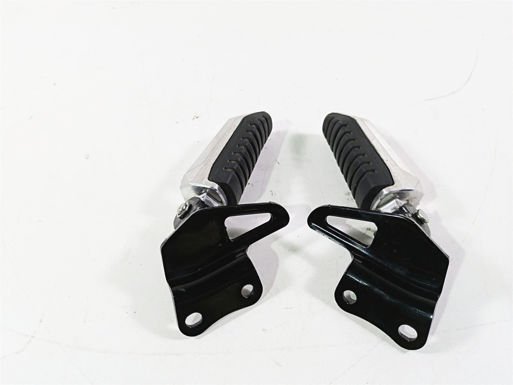 2016 Suzuki M109R VZR1800 Boulevard Rear Passenger Footpeg Set 43600-48G00 {{ shop.shopifyCountryName }} - Mototech271