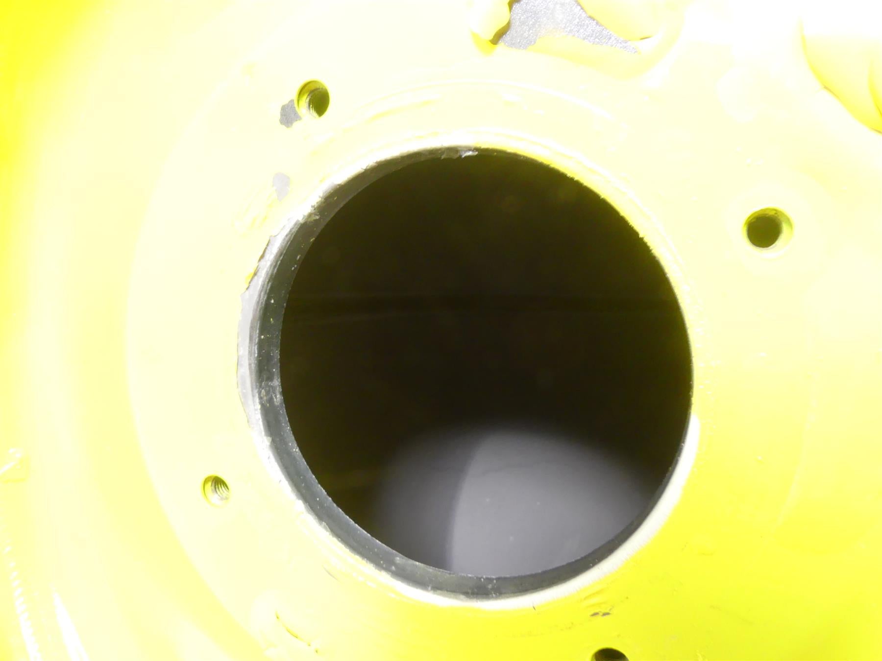 2015 Yamaha MT09 FZ09 Yellow Fuel Gas Petrol Tank -No Dents 1RC-24110-00-00 {{ shop.shopifyCountryName }} - Mototech271