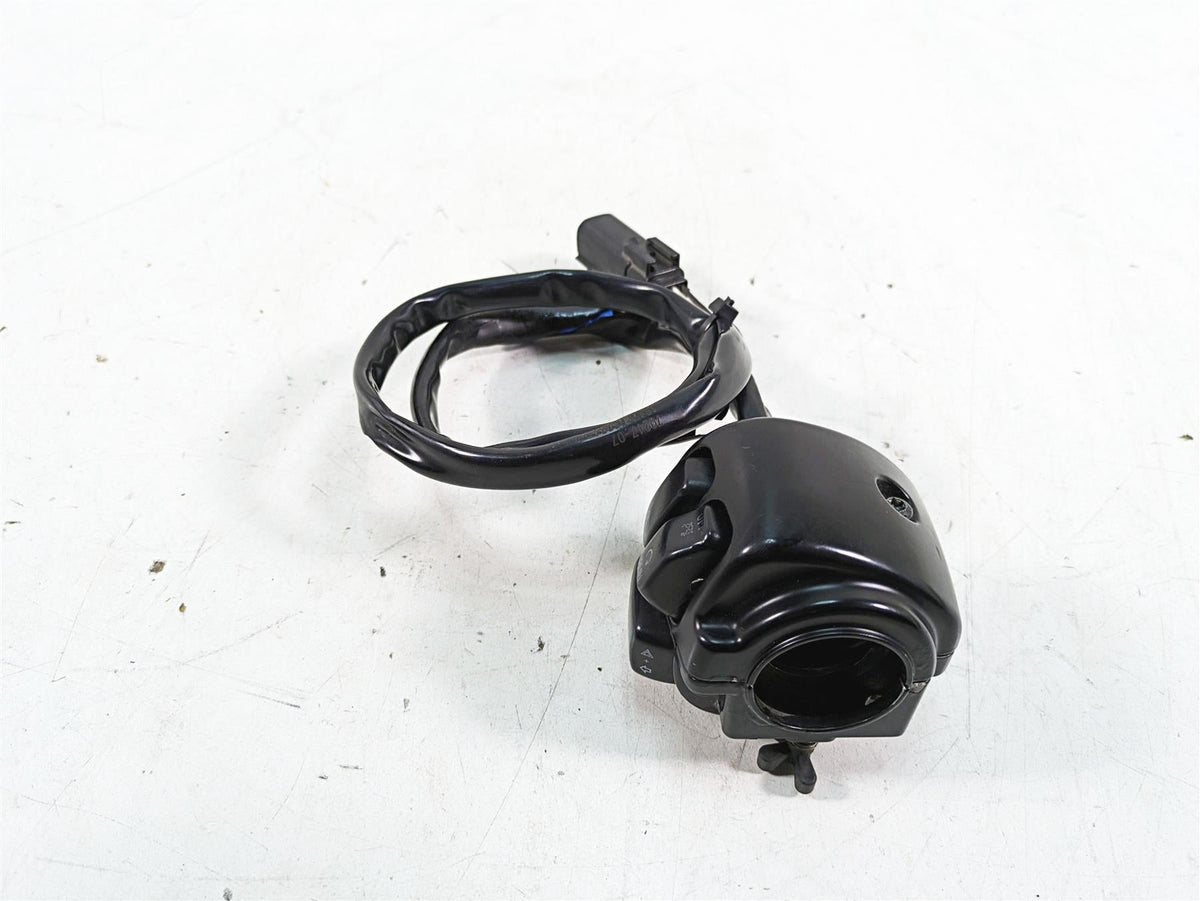 2007 Harley Sportster XL1200 C Right Hand Start Control Switch - Read 71684-06A {{ shop.shopifyCountryName }} - Mototech271