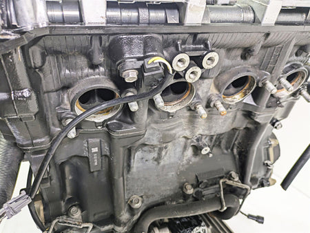 2005 Kawasaki ZX1000 ZX10R Ninja Engine Motor Crankcase - Read 14001-0058 {{ shop.shopifyCountryName }} - Mototech271
