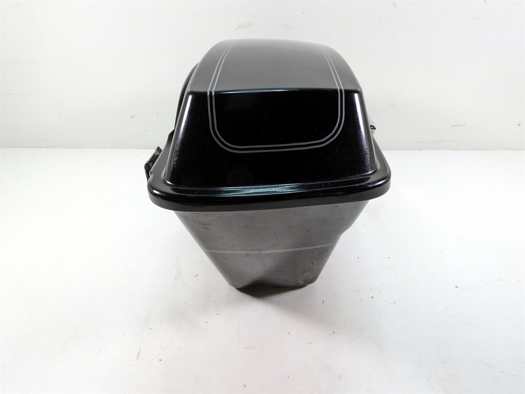 2006 Harley Touring FLHTCUI Electra Glide Left Saddlebag Saddle Bag 90753-93 {{ shop.shopifyCountryName }} - Mototech271
