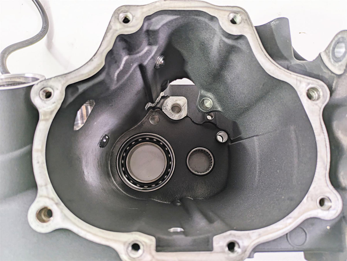2007 Harley Touring FLHRSE CVO Road King 6-Sp Transmission Housing 33162-07A {{ shop.shopifyCountryName }} - Mototech271