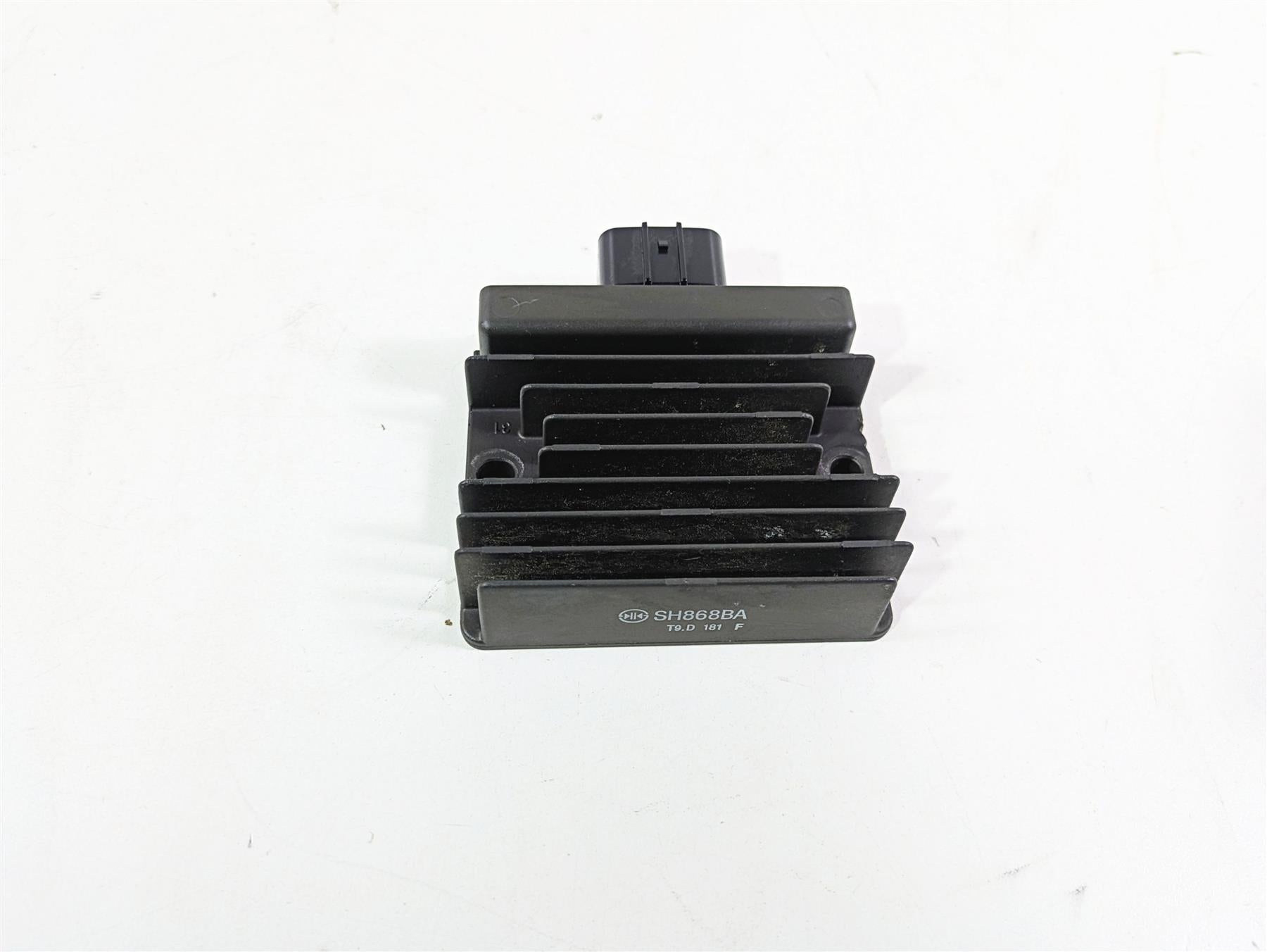 2020 Kawasaki Z900 ZR900 Rectifier Voltage Regulator SH868BA 21066-0753 {{ shop.shopifyCountryName }} - Mototech271