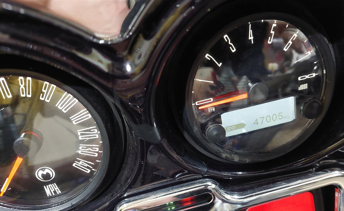 2004 Harley FLHTC SE CVO Electra Glide Medallion Speedometer Gauges 47K Set 8630 {{ shop.shopifyCountryName }} - Mototech271