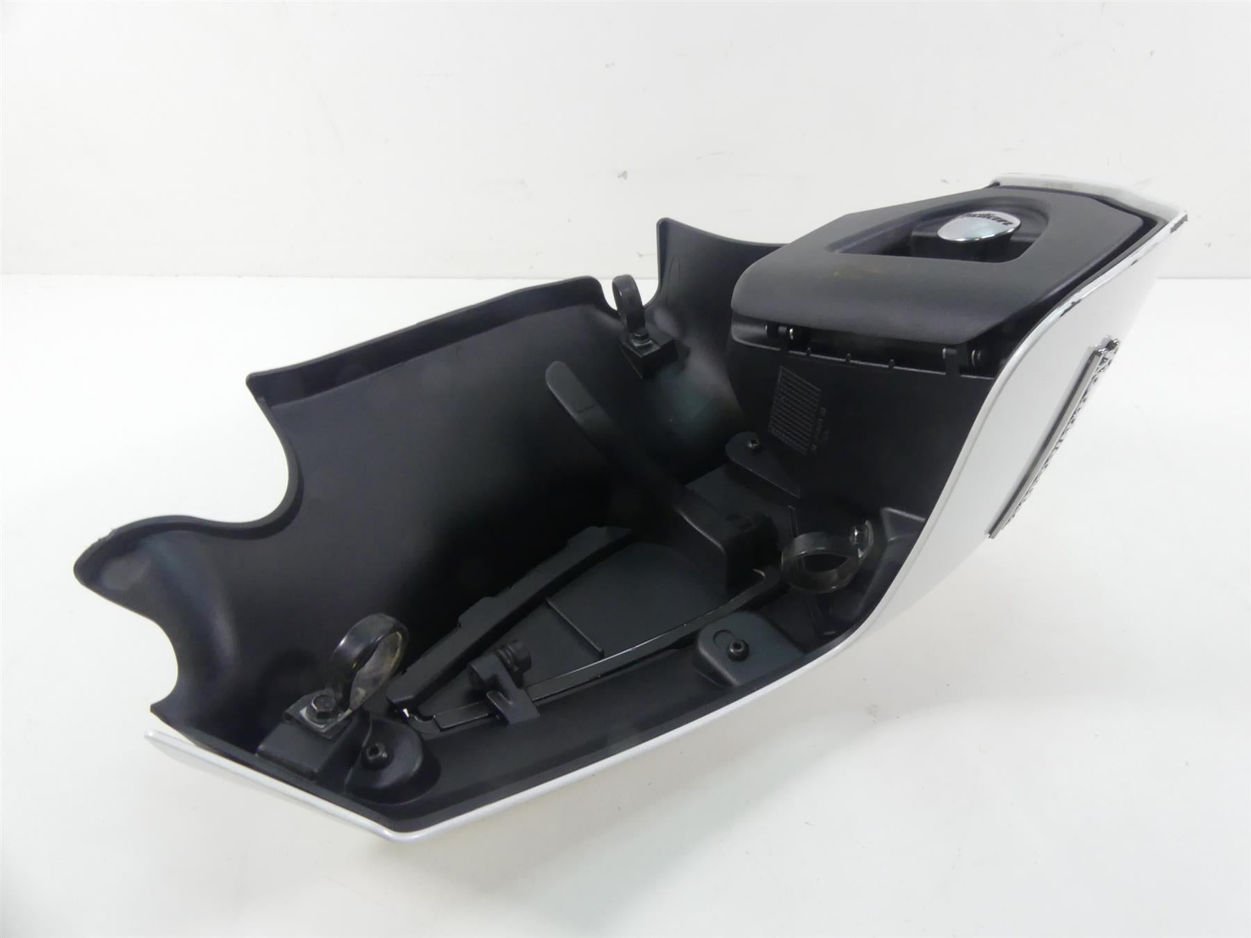 2020 Indian Roadmaster Front Right Leg Fairing Cover Cowl 5354621 5454623 {{ shop.shopifyCountryName }} - Mototech271