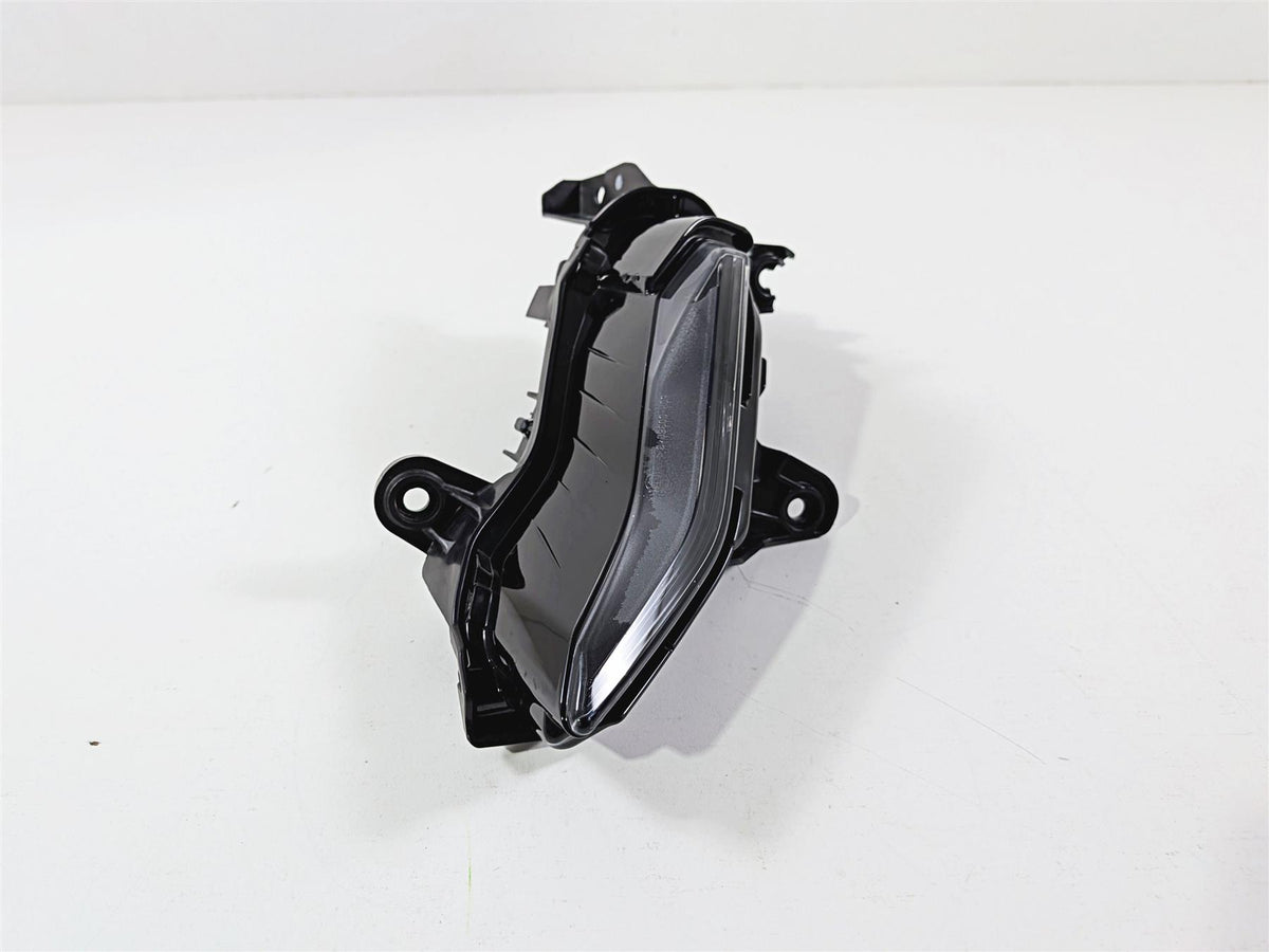 2025 Yamaha YZF R7 Right Pilot Headlight Running Lamp BEB-84302-00-00 {{ shop.shopifyCountryName }} - Mototech271