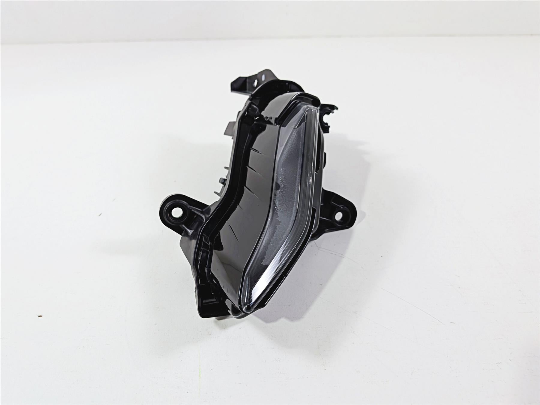 2025 Yamaha YZF R7 Right Pilot Headlight Running Lamp BEB-84302-00-00 {{ shop.shopifyCountryName }} - Mototech271