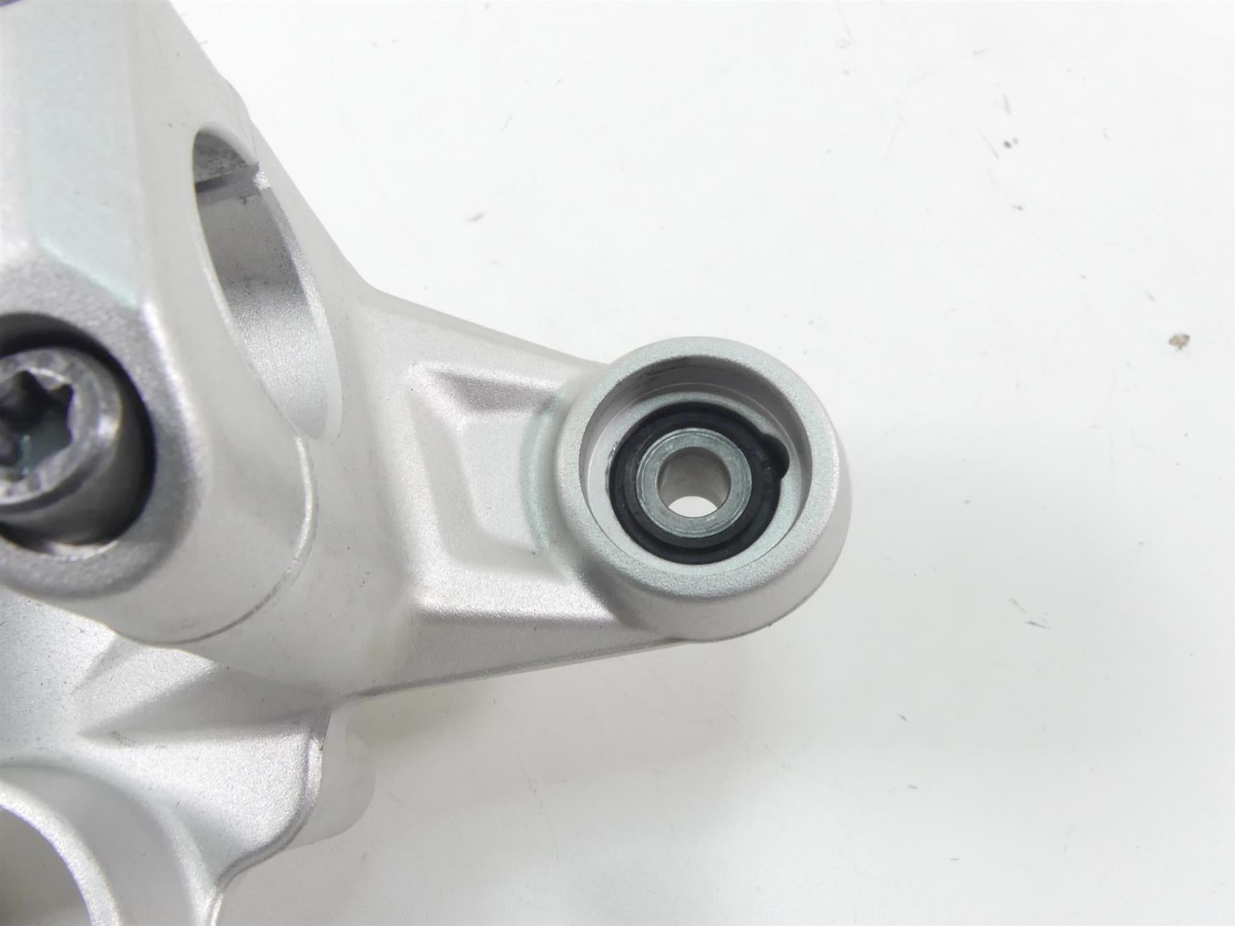 2014 BMW R1200GS K50 Upper Triple Tree Steering Clamp 31428555849 8520478 {{ shop.shopifyCountryName }} - Mototech271