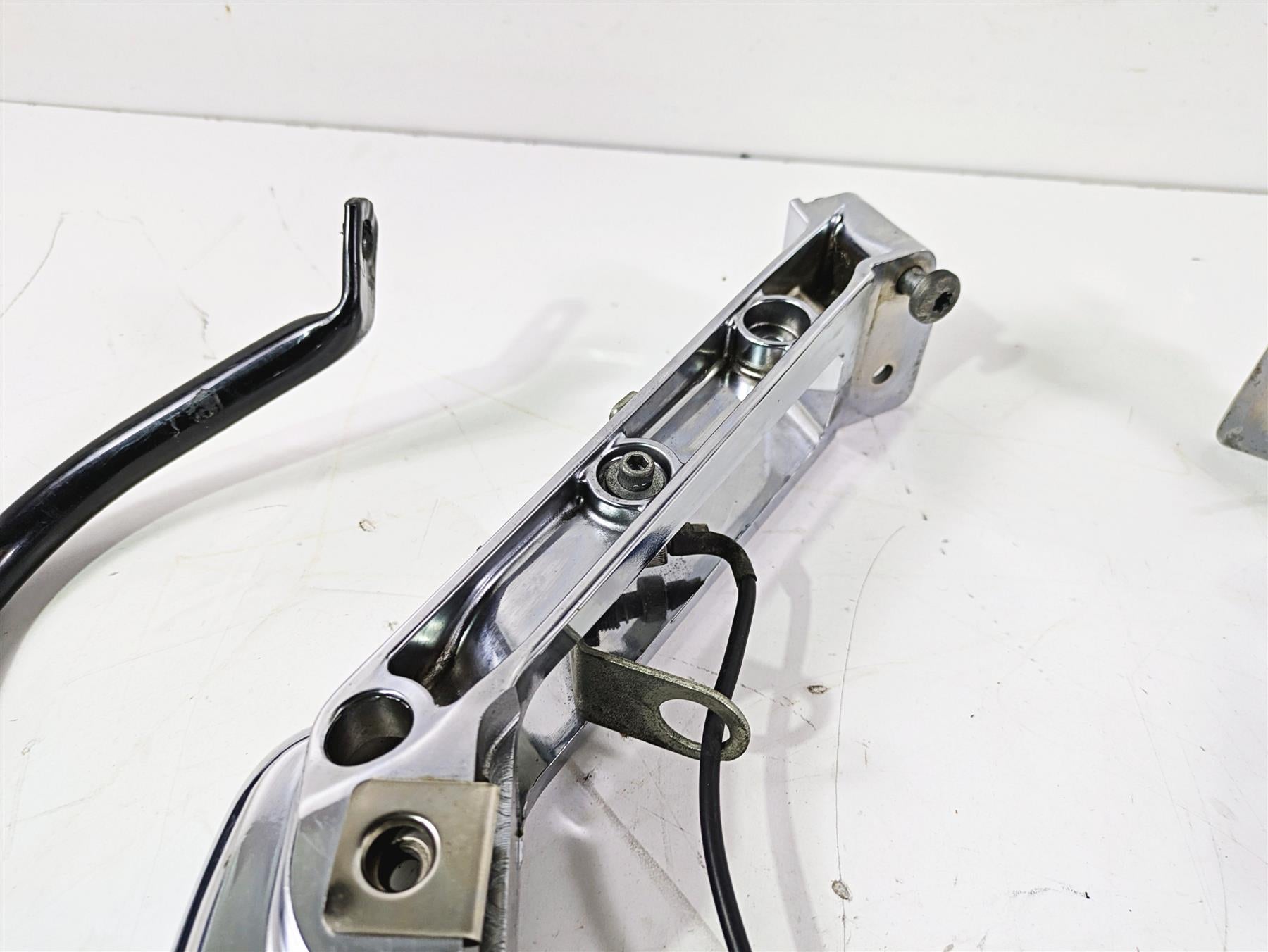 2016 Harley Touring FLTRX Road Glide Saddlebag Chrome Support Set 90200503 {{ shop.shopifyCountryName }} - Mototech271