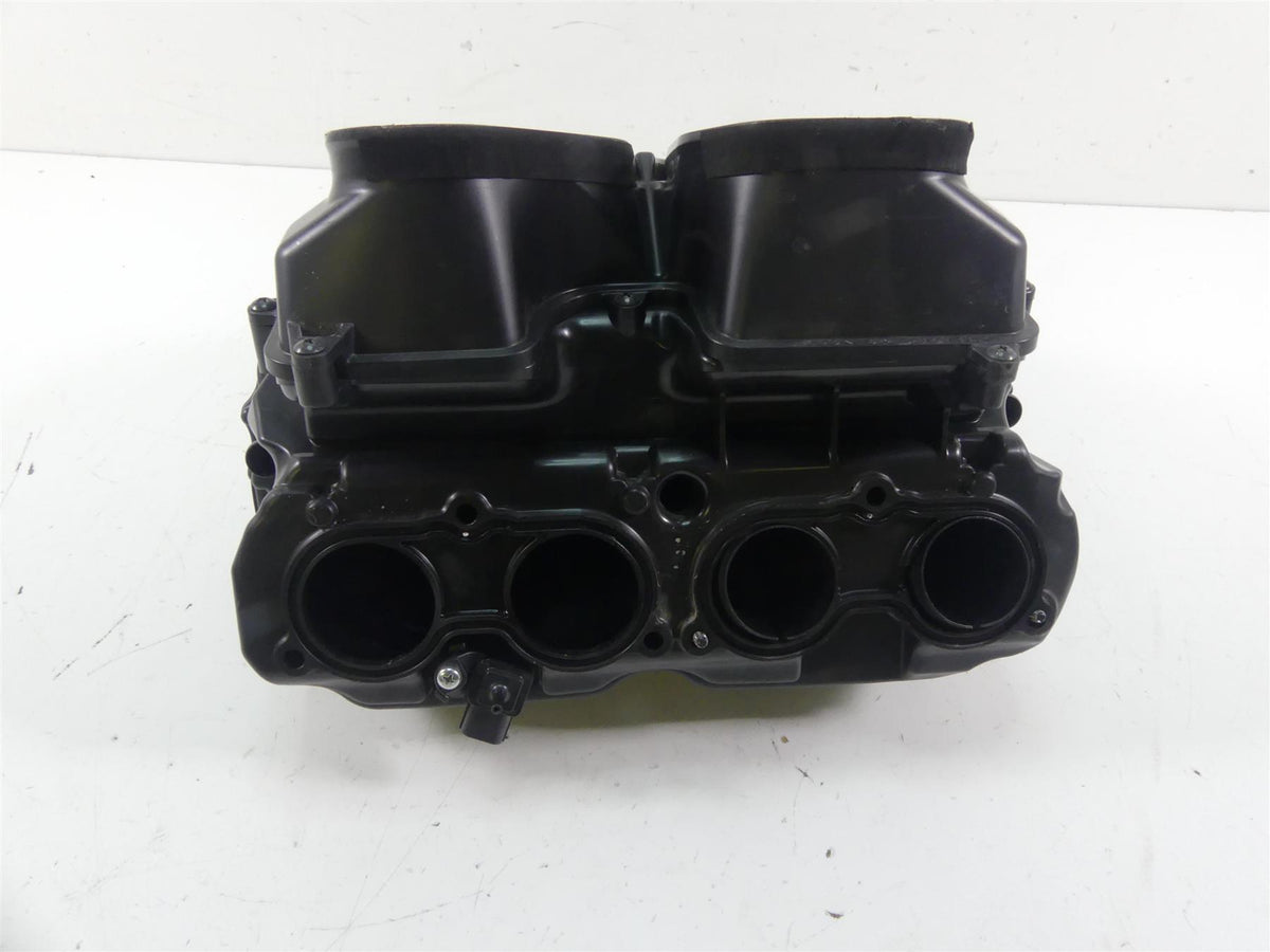 2021 Honda CBR600RR Air Box Filter Cleaner Breather & Injectors 17220-MFJ-D00 {{ shop.shopifyCountryName }} - Mototech271