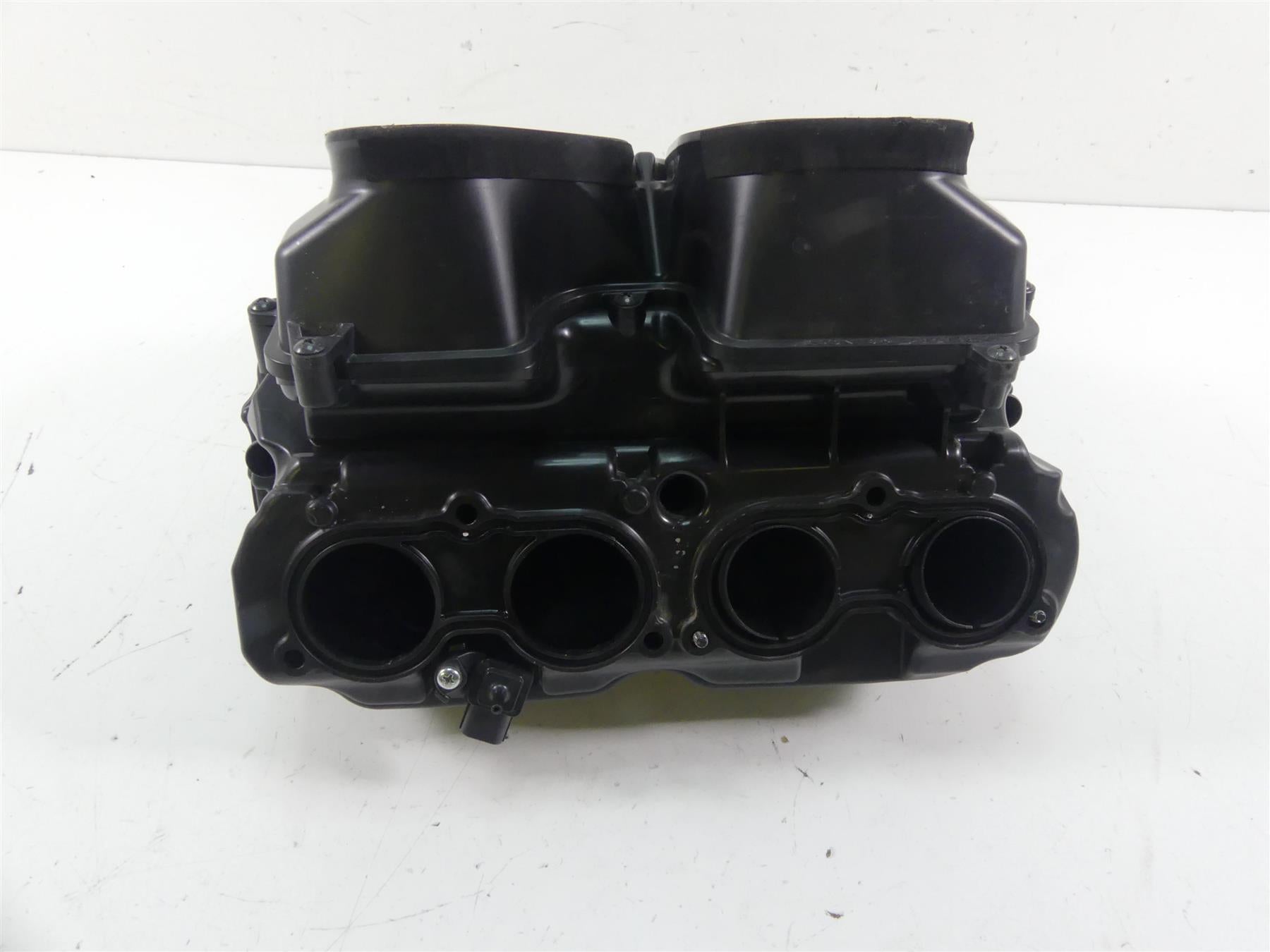 2021 Honda CBR600RR Air Box Filter Cleaner Breather & Injectors 17220-MFJ-D00 {{ shop.shopifyCountryName }} - Mototech271
