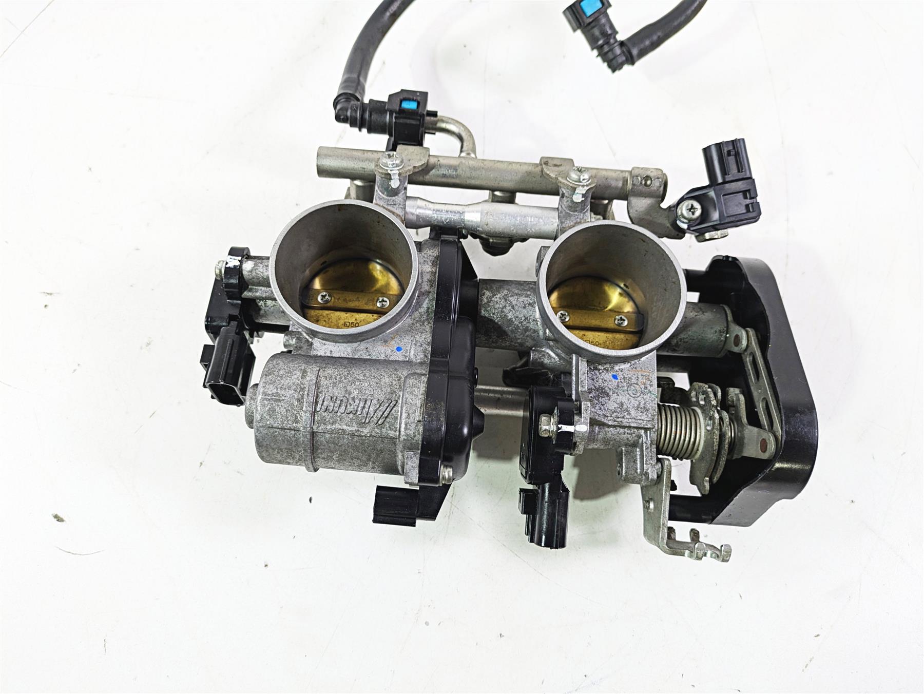 2012 Yamaha XT1200 Super Tenere Throttle Body Bodies 23P-13750-00-00 {{ shop.shopifyCountryName }} - Mototech271