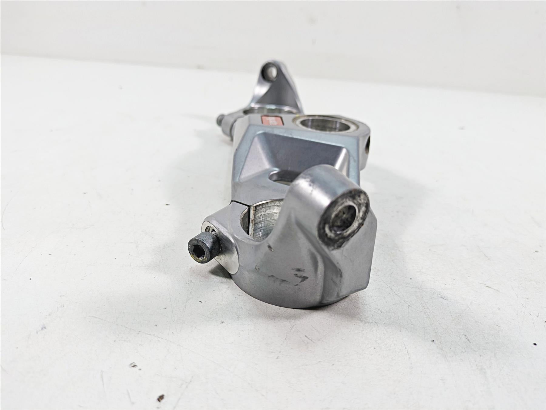2021 Aprilia RS660 Upper Triple Tree Steering Clamp 51mm - Read 2B005253 {{ shop.shopifyCountryName }} - Mototech271