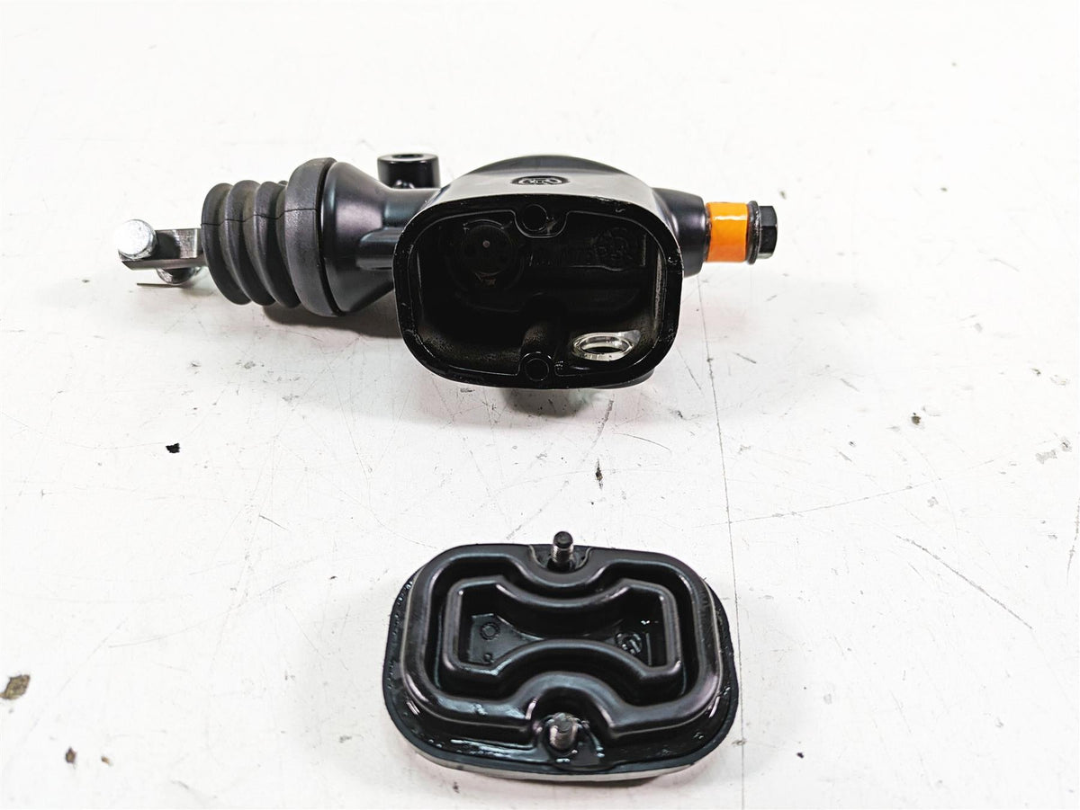 2015 Harley Touring FLHXS Street Glide Rear Brake Master Cylinder 41700028A {{ shop.shopifyCountryName }} - Mototech271