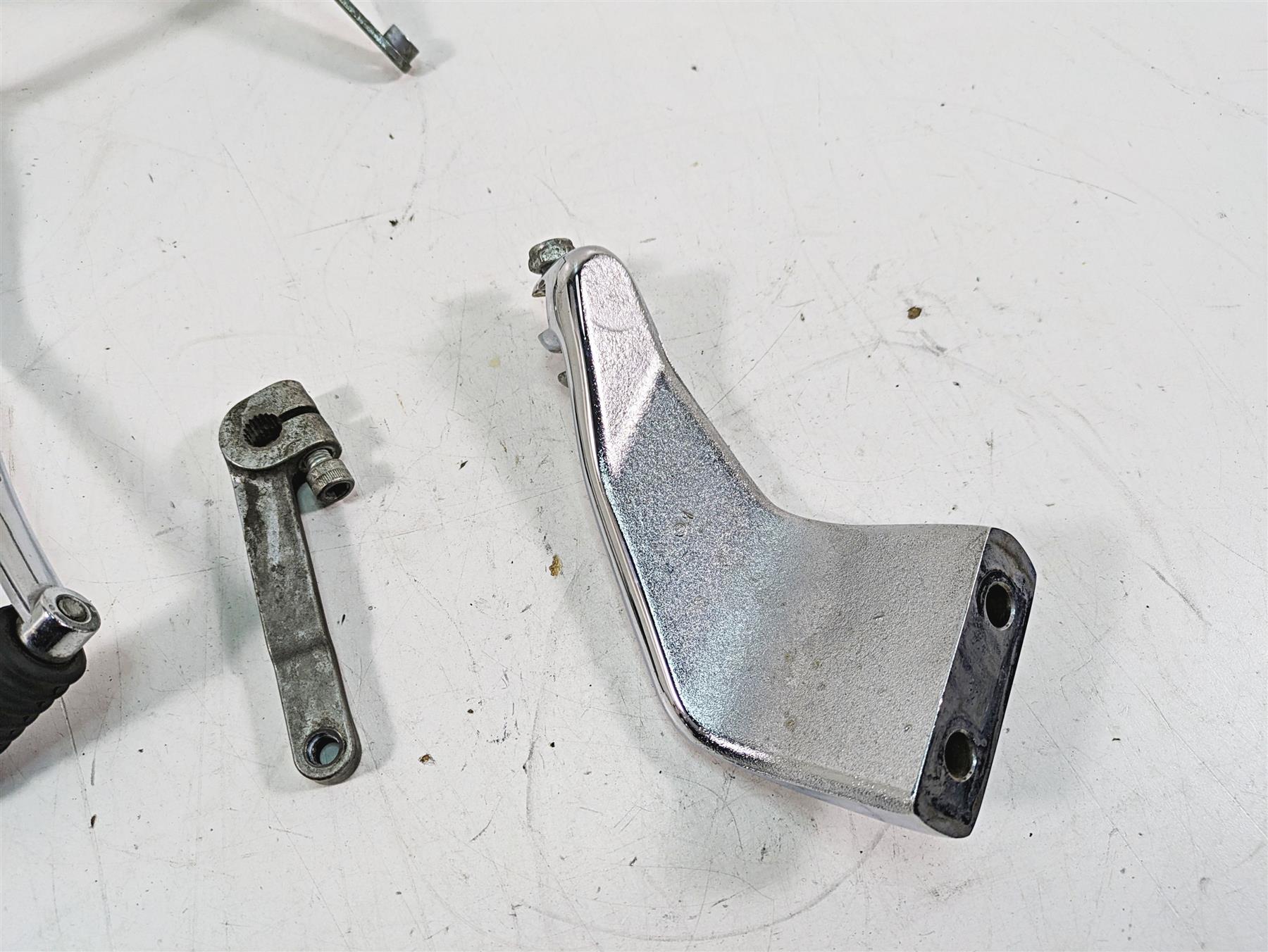 2015 Harley FXDL Dyna Low Rider Left Rider Mid Foot Peg Mount & Shifter 50500279 {{ shop.shopifyCountryName }} - Mototech271