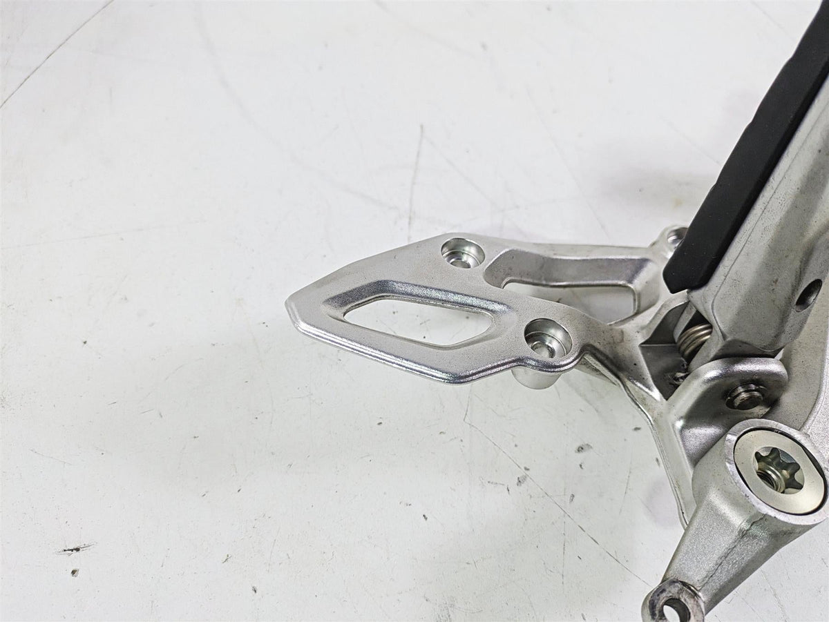 2016 BMW R1200RS K54 Right Rider Footpeg & Brake Pedal 46718540797 {{ shop.shopifyCountryName }} - Mototech271