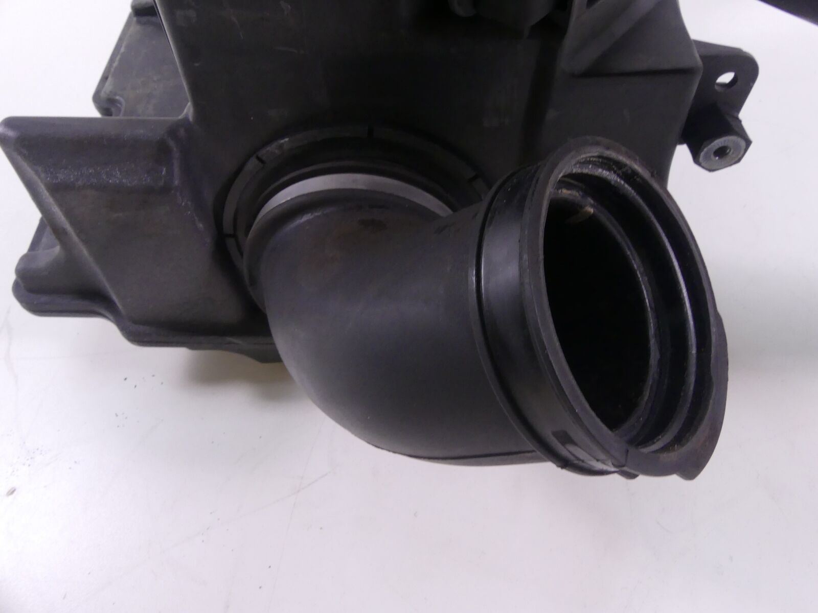 2008 BMW R1200R K27 Air Box Filter Breather Cleaner + Tubes & Ram 13717677655 {{ shop.shopifyCountryName }} - Mototech271