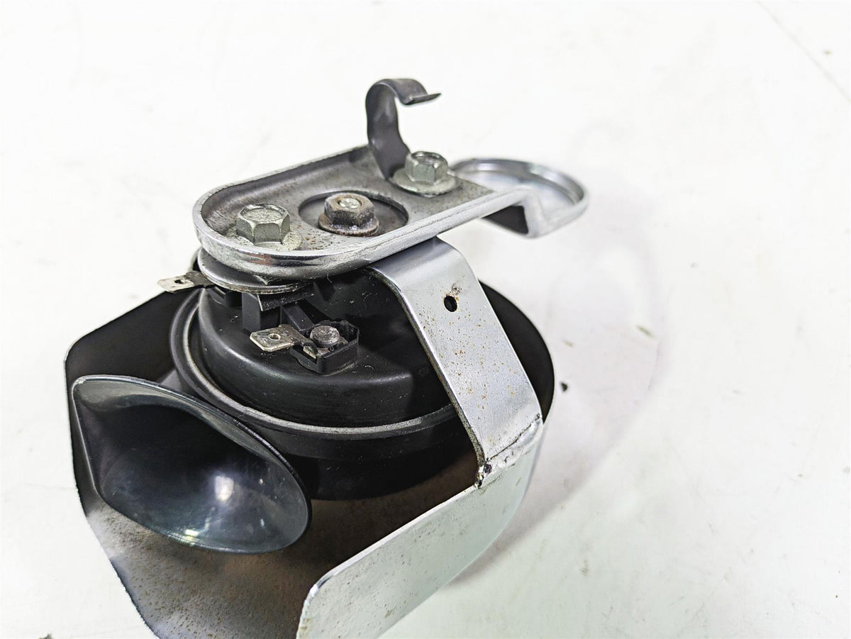 2004 Harley Softail FLSTF Fat Boy Horn & Cover 61300478A {{ shop.shopifyCountryName }} - Mototech271