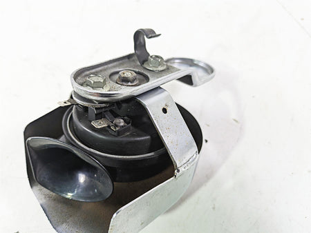 2004 Harley Softail FLSTF Fat Boy Horn & Cover 61300478A {{ shop.shopifyCountryName }} - Mototech271