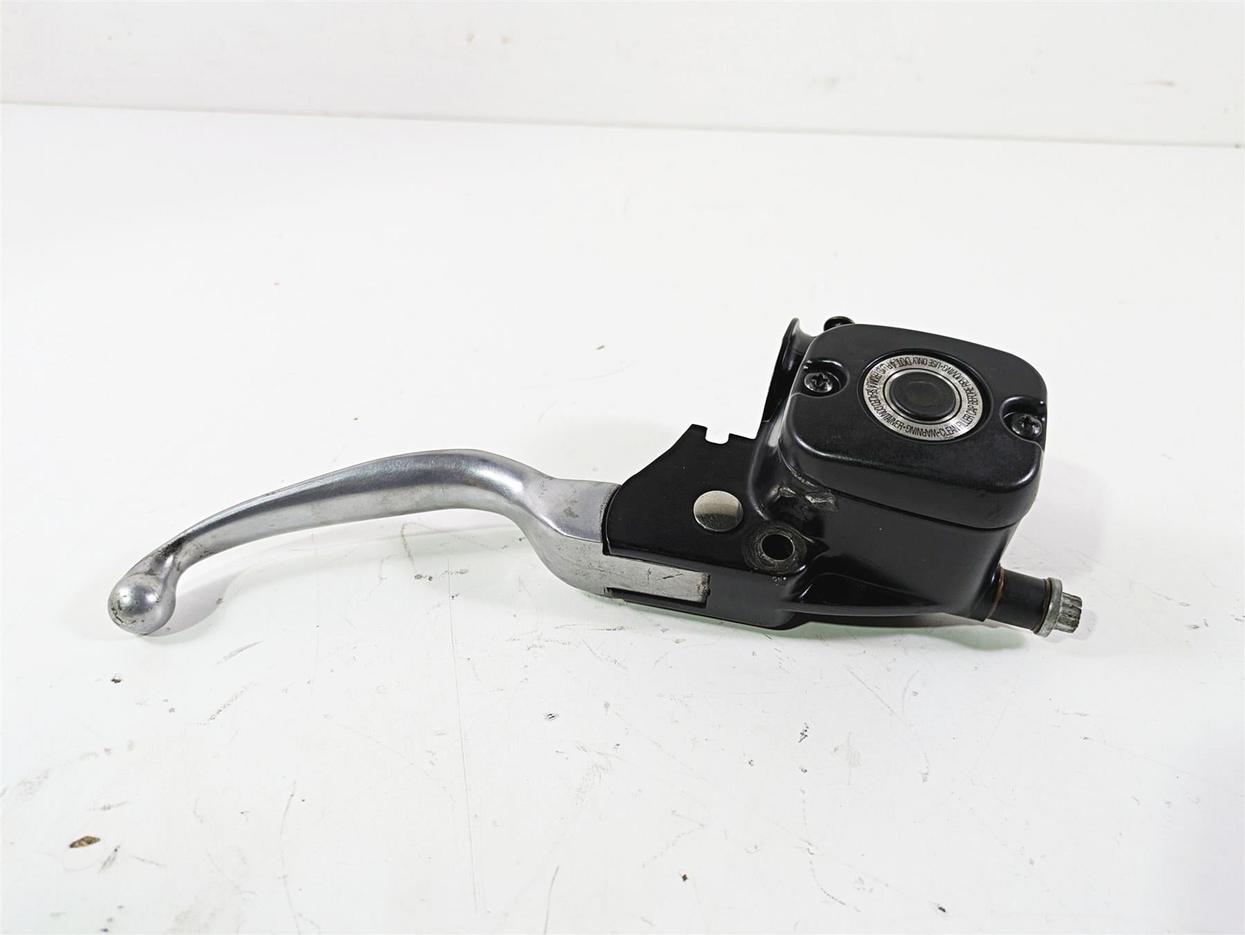 2016 Harley FXDL Dyna Low Rider Front Brake Master Cylinder 11/16" 45170-08F {{ shop.shopifyCountryName }} - Mototech271