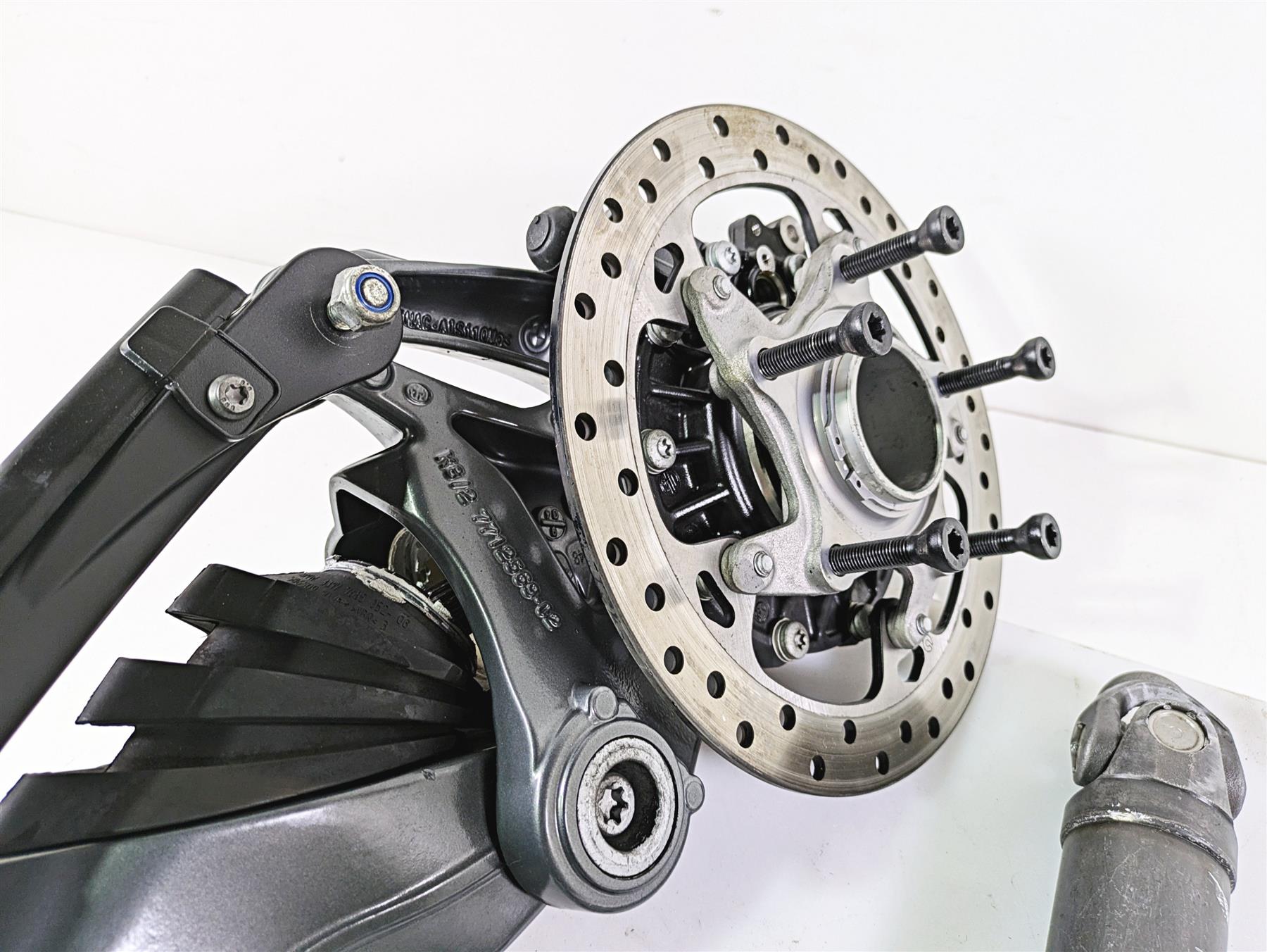 2014 BMW R nine T R9T K21 Differential Swingarm Drive Shaft 6K 32:11 33118526831 {{ shop.shopifyCountryName }} - Mototech271