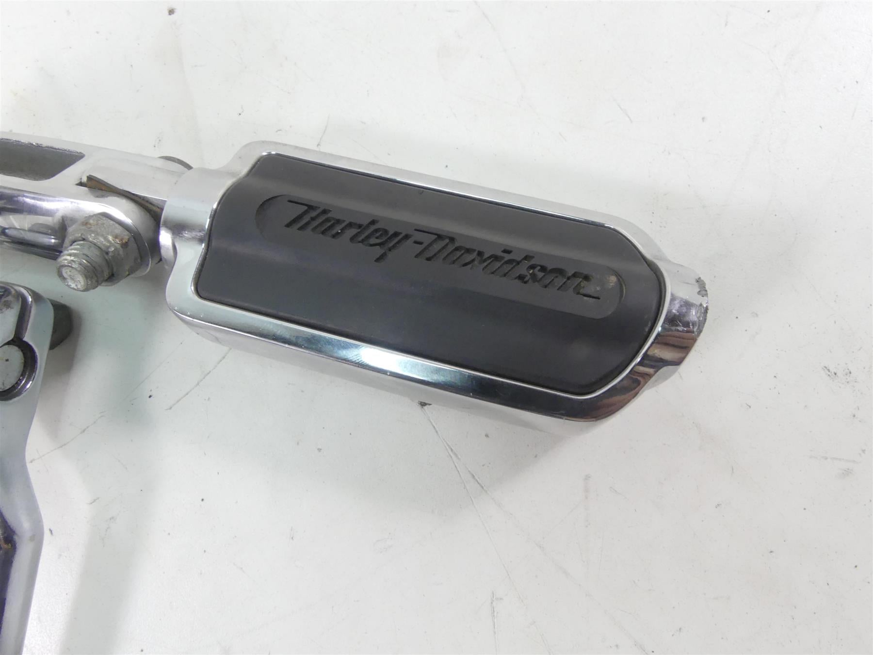 2009 Harley FXDL Dyna Low Rider Left Rider Forward Footpeg & Shifter 33693-03 {{ shop.shopifyCountryName }} - Mototech271