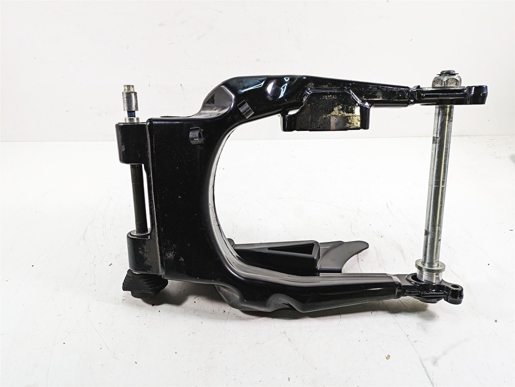 2009 Harley Touring FLHTCU Electra Glide Rear Swing Arm Swingarm 47549-09A {{ shop.shopifyCountryName }} - Mototech271
