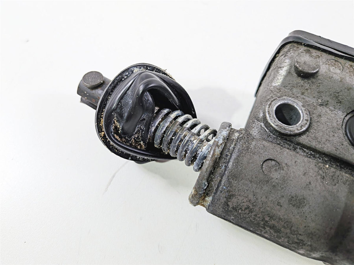 1996 Harley FLSTC Softail Heritage Rear Brake Master Cylinder 42468-87E {{ shop.shopifyCountryName }} - Mototech271